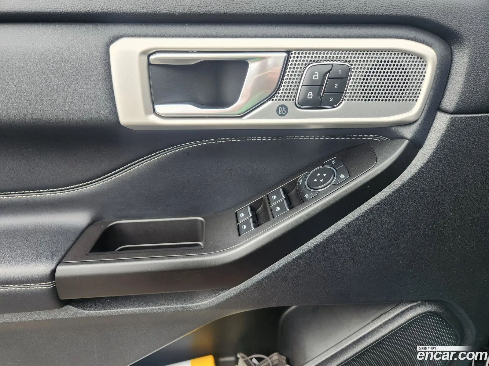 Ford Explorer 6th Gen 2020 — 7