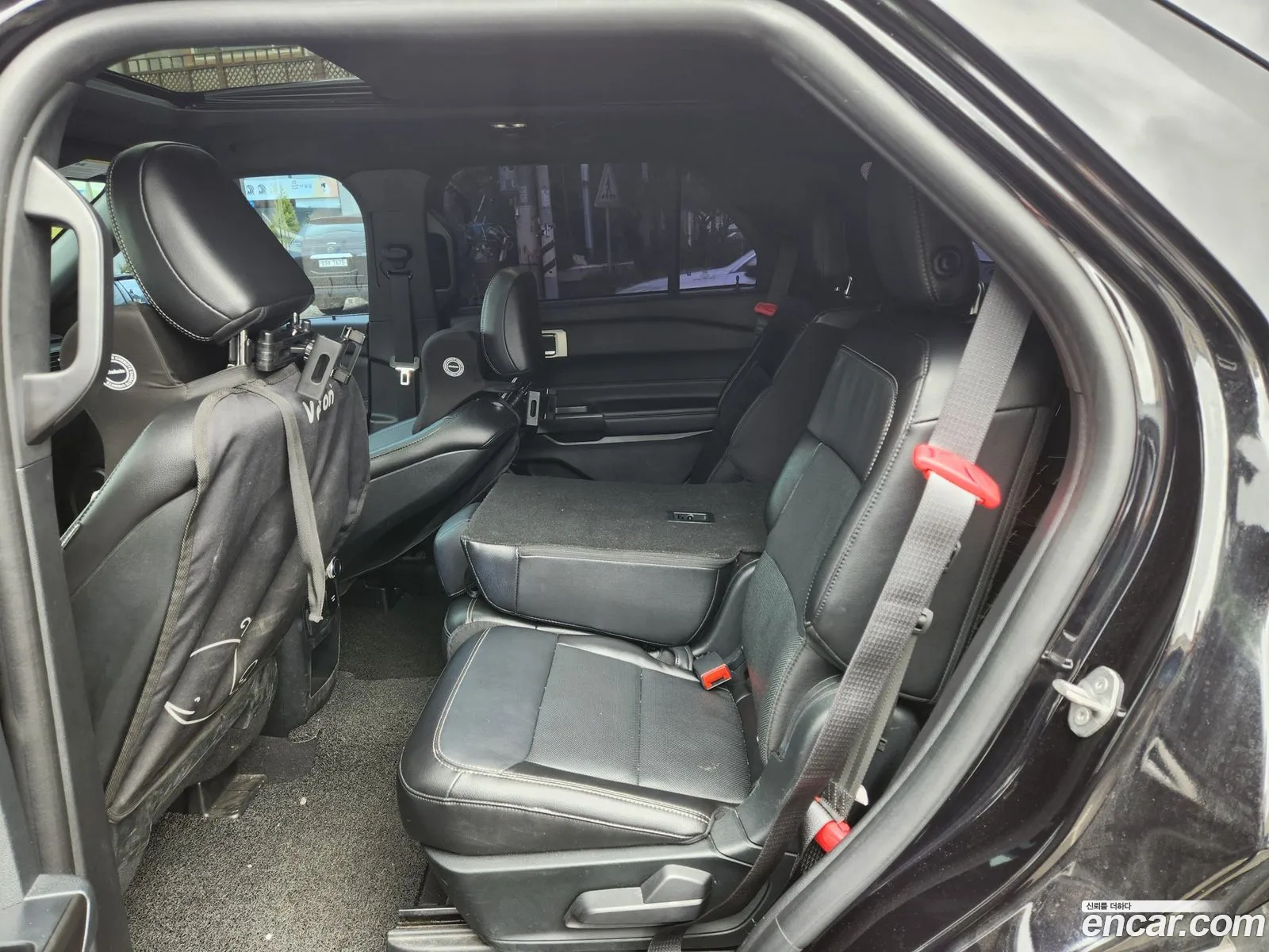 Ford Explorer 6th Gen 2020 — 4