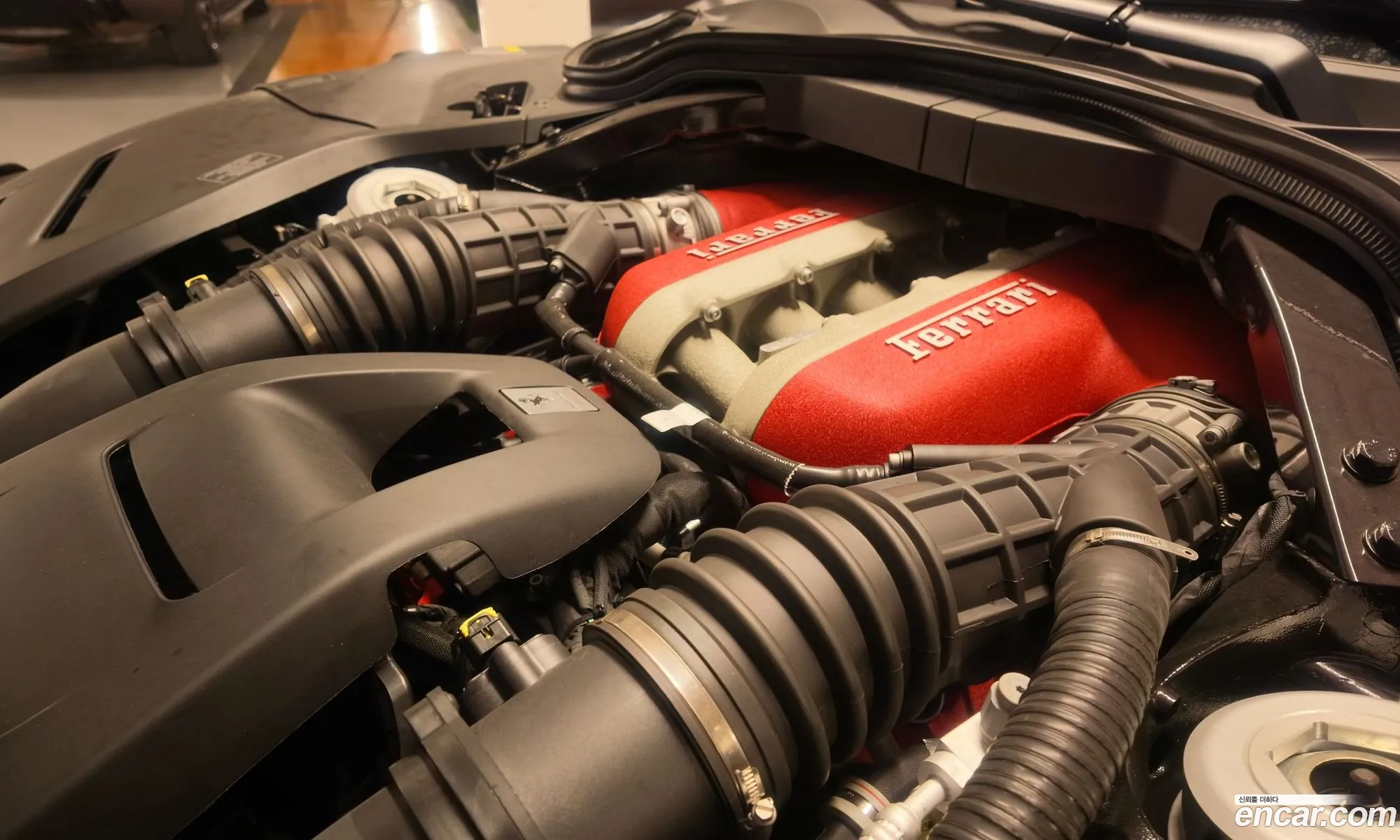 Ferrari Purosangue 2024 — 10