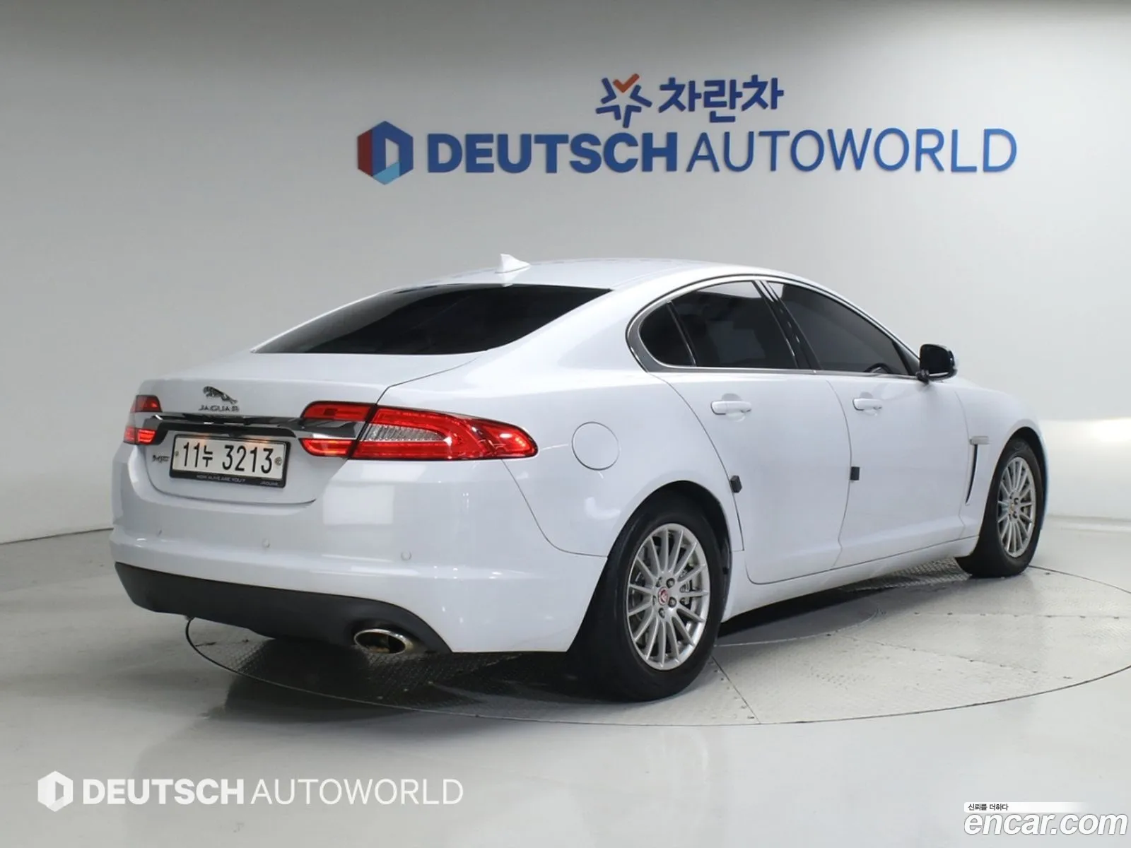 Jaguar XF 2015 — 19