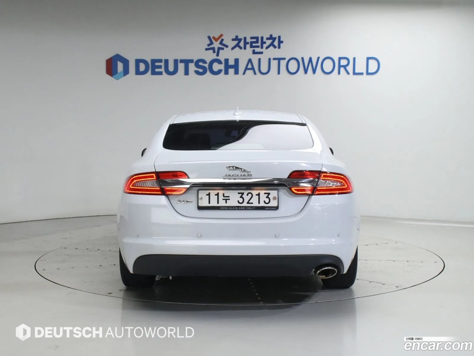 Jaguar XF 2015 — 17