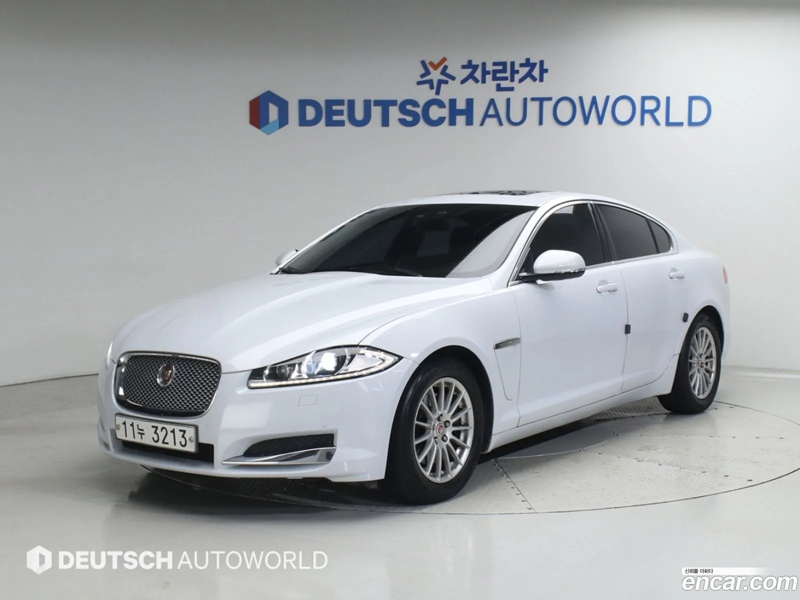 Jaguar XF 2015 — 14