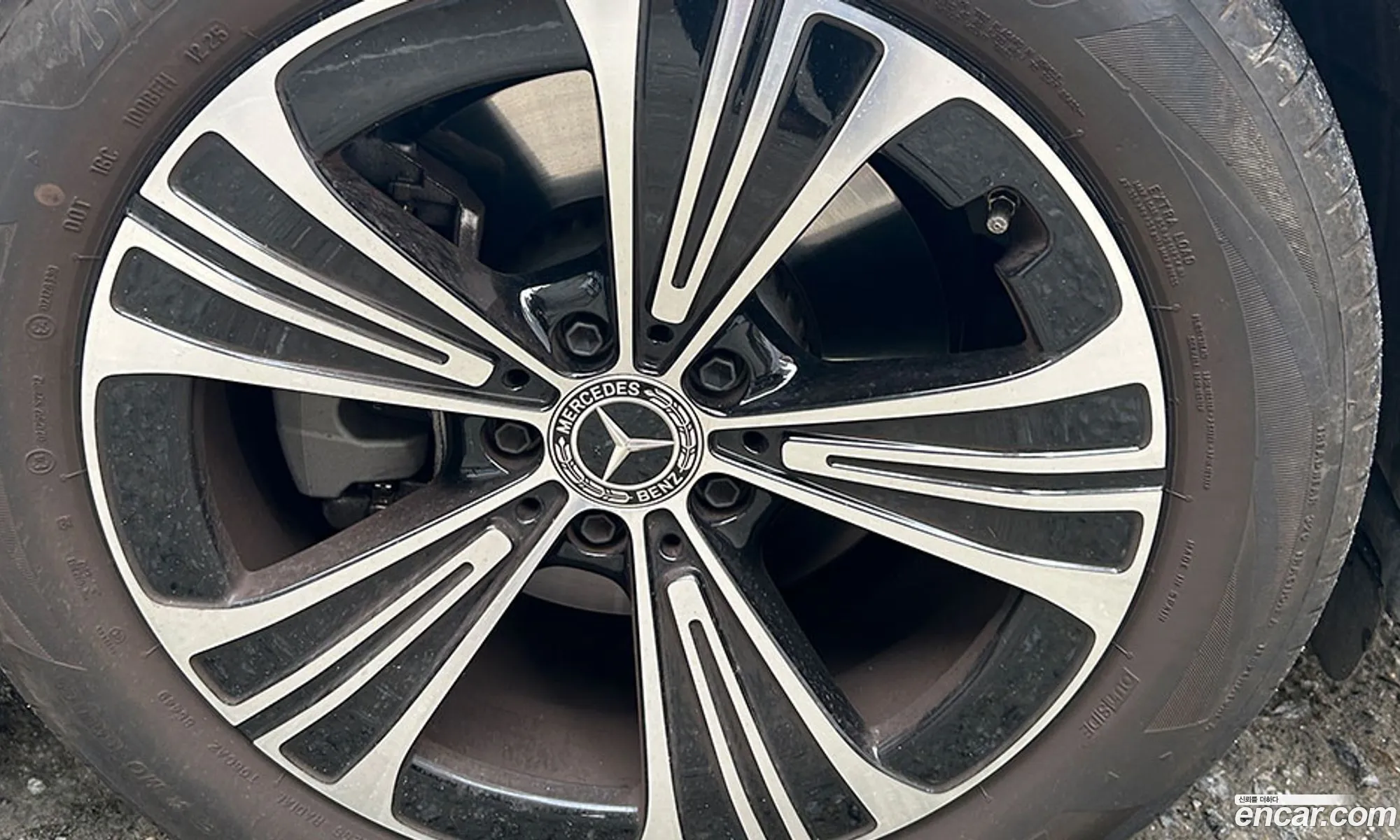 Mercedes-Benz E-Class W214 2025 — 13
