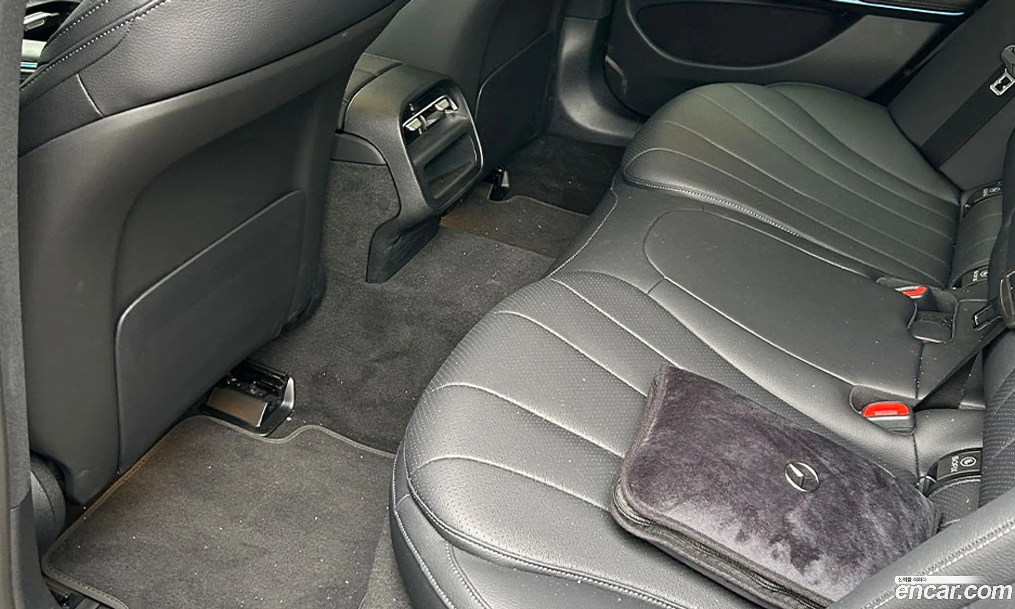 Mercedes-Benz E-Class W214 2025 — 12