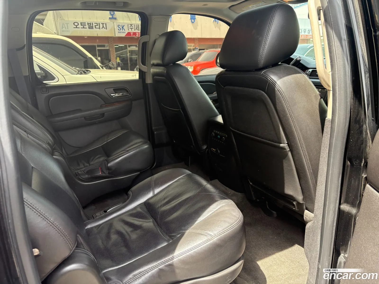 Chevrolet Suburban 2012 — 3