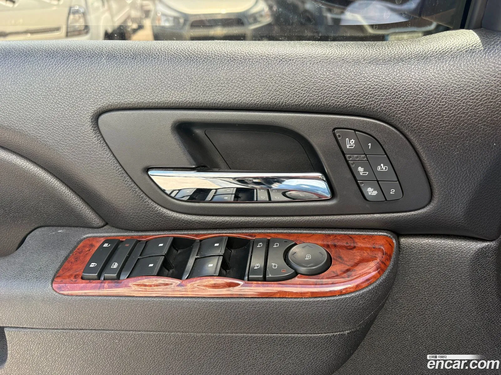 Chevrolet Suburban 2012 — 10