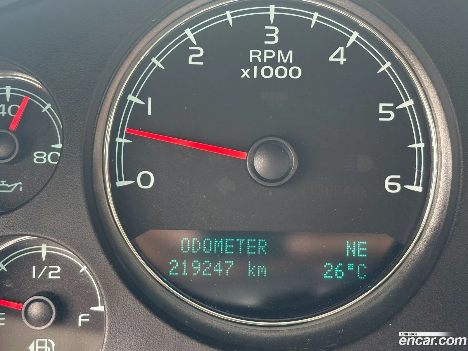 Chevrolet Suburban 2012 — 15