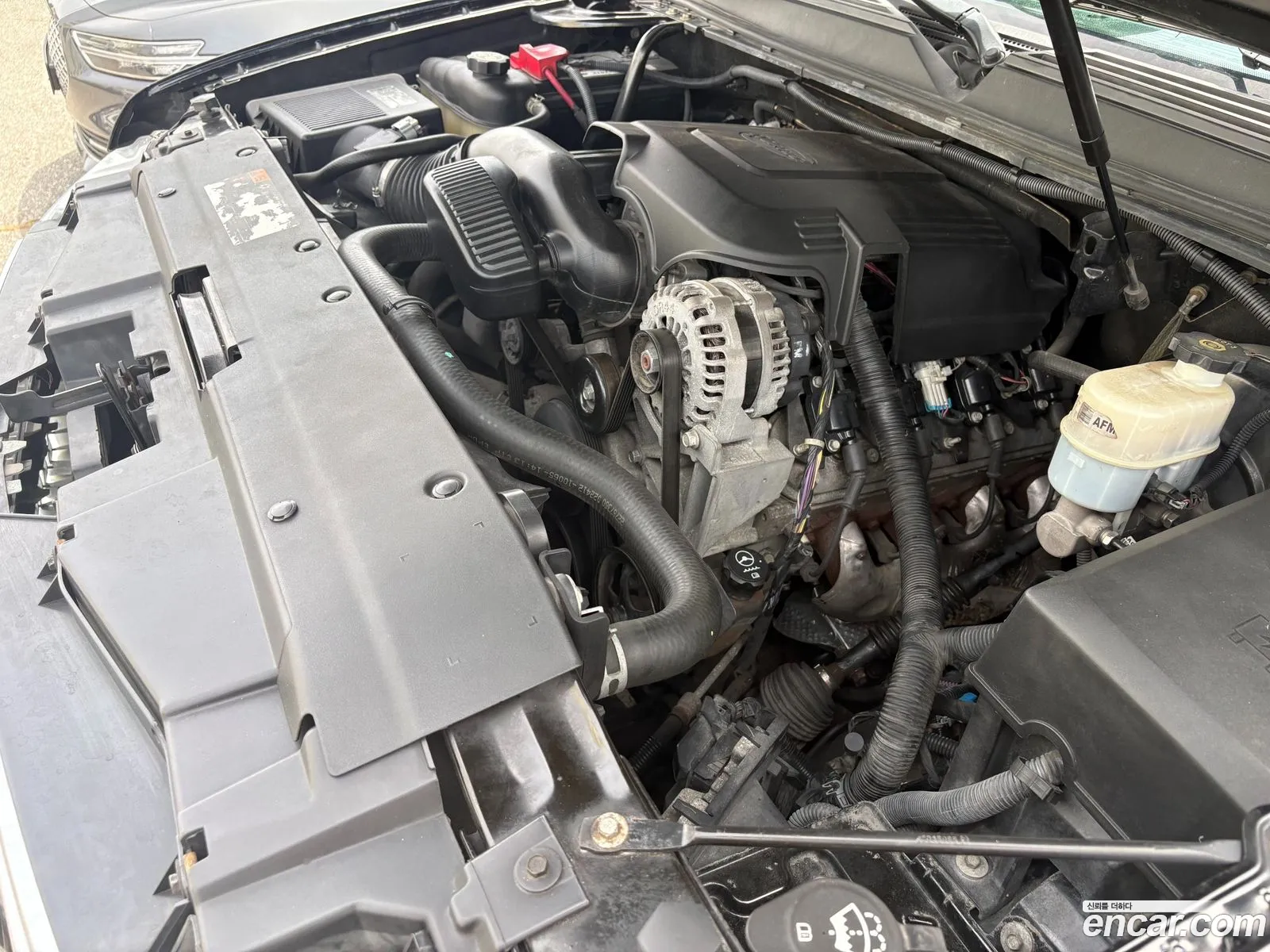 Chevrolet Suburban 2012 — 4