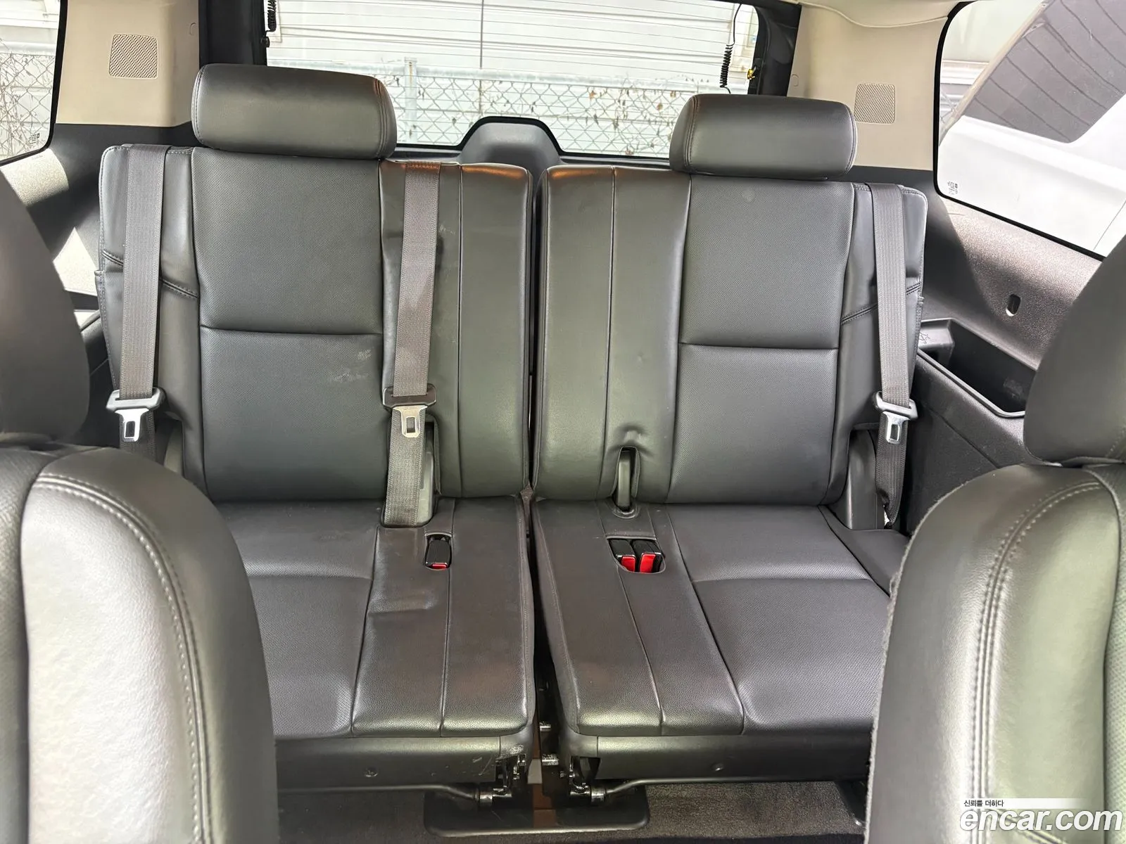 Chevrolet Suburban 2012 — 12
