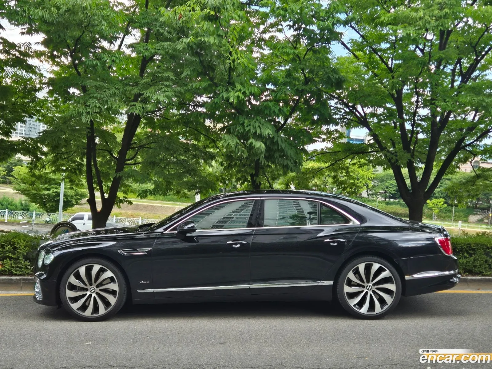 Bentley Flying Spur 2023 — 4
