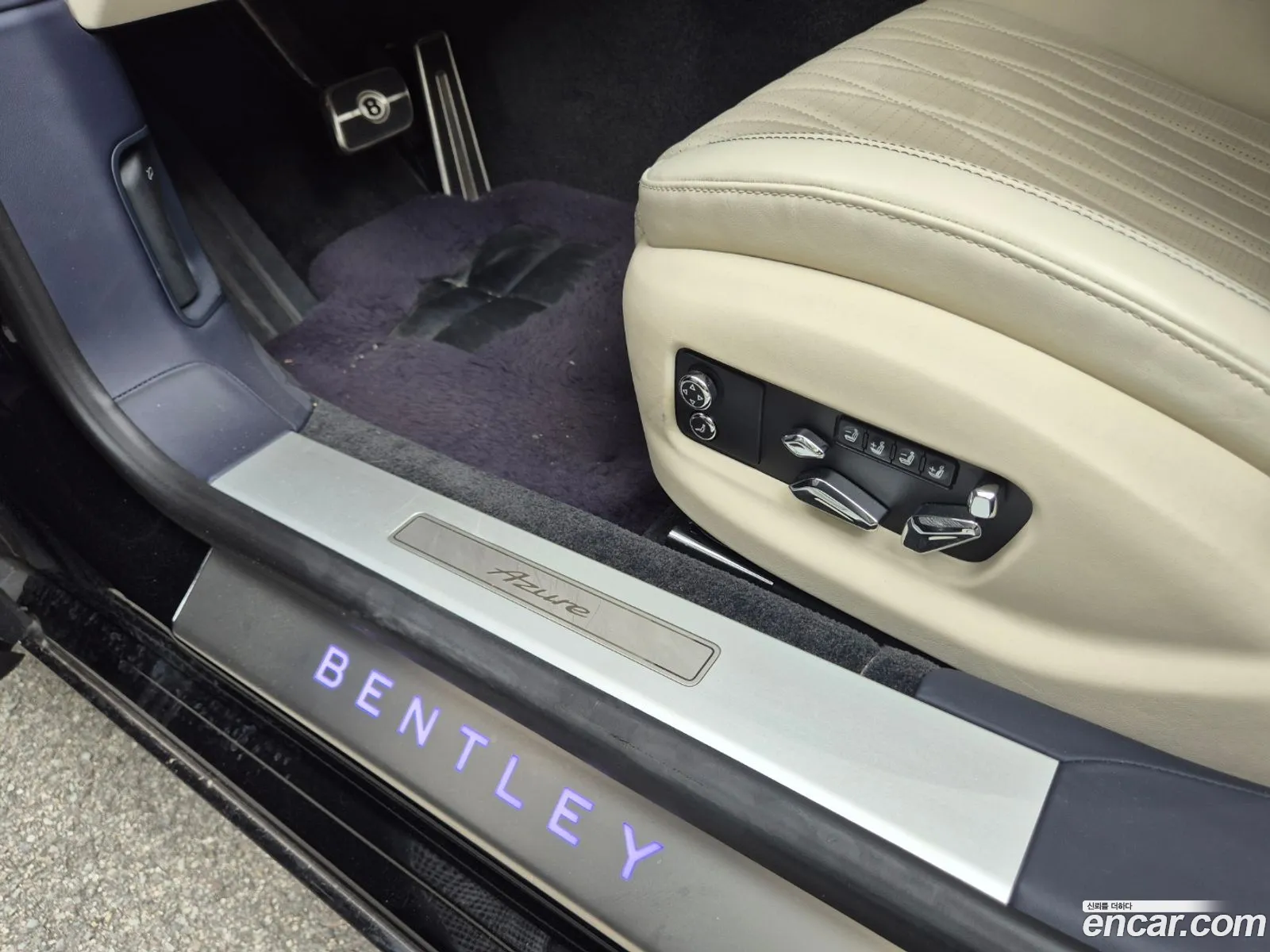 Bentley Flying Spur 2023 — 18