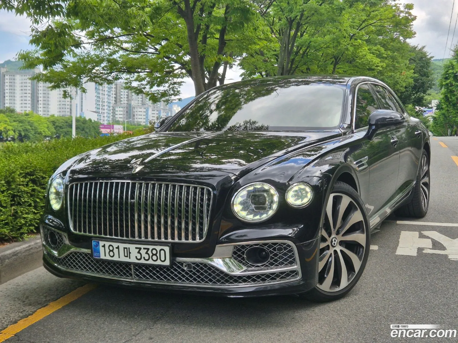 Bentley Flying Spur 2023 — 15
