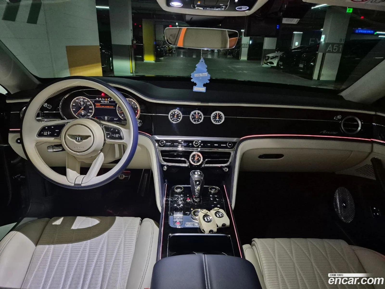 Bentley Flying Spur 2023 — 11