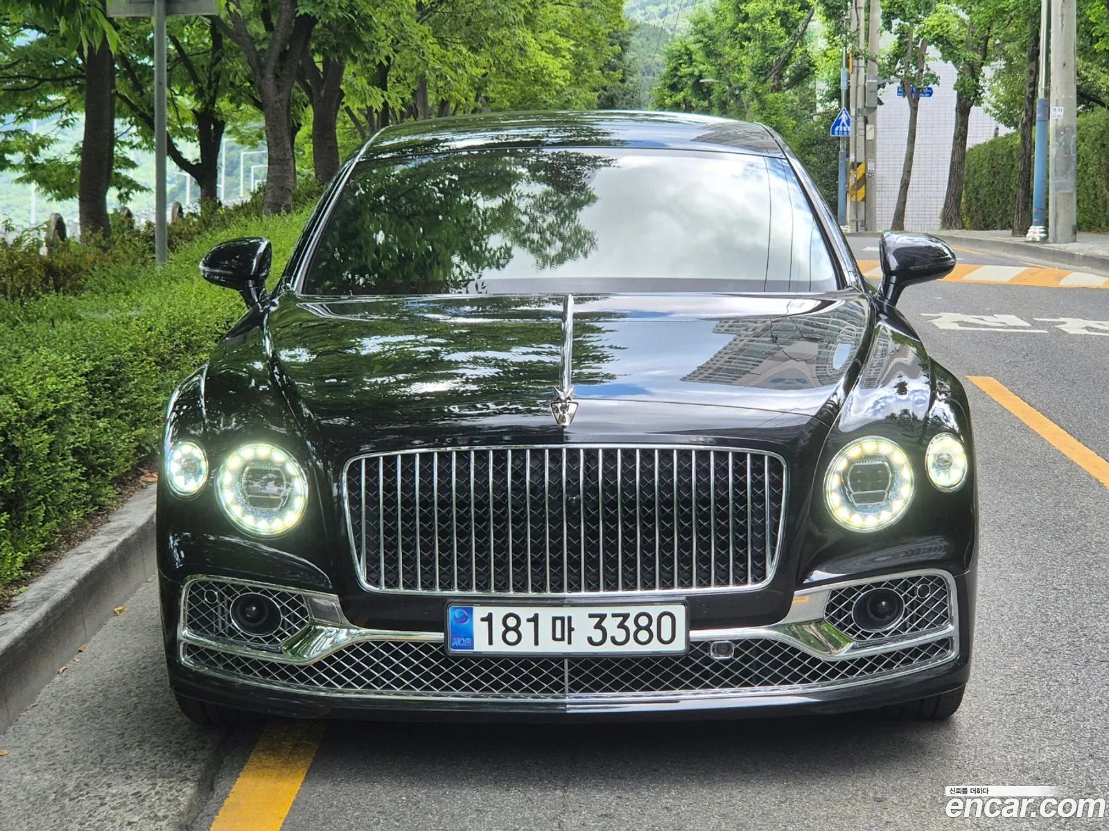 Bentley Flying Spur 2023 — 19