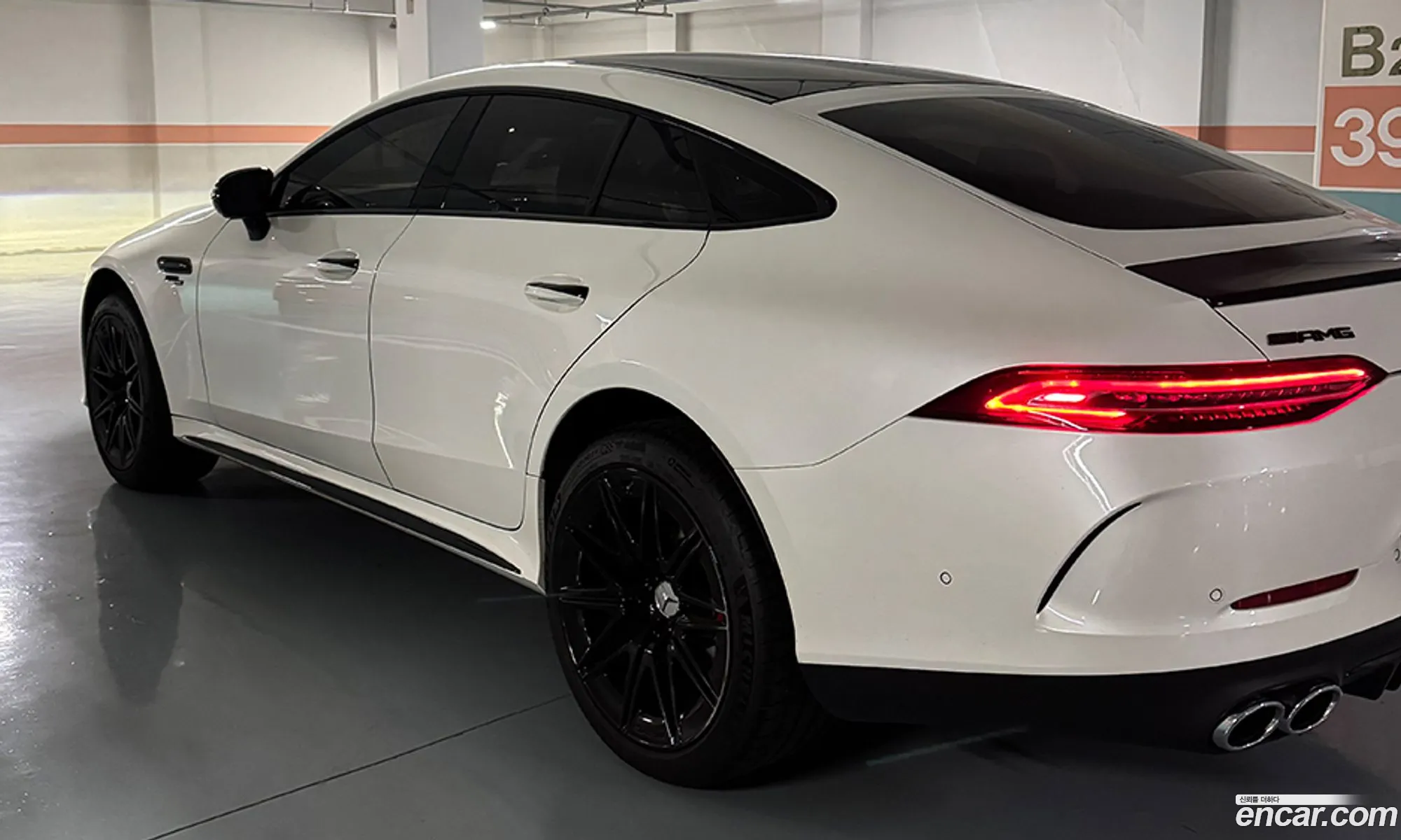 Mercedes-Benz AMG GT 2023 — 10