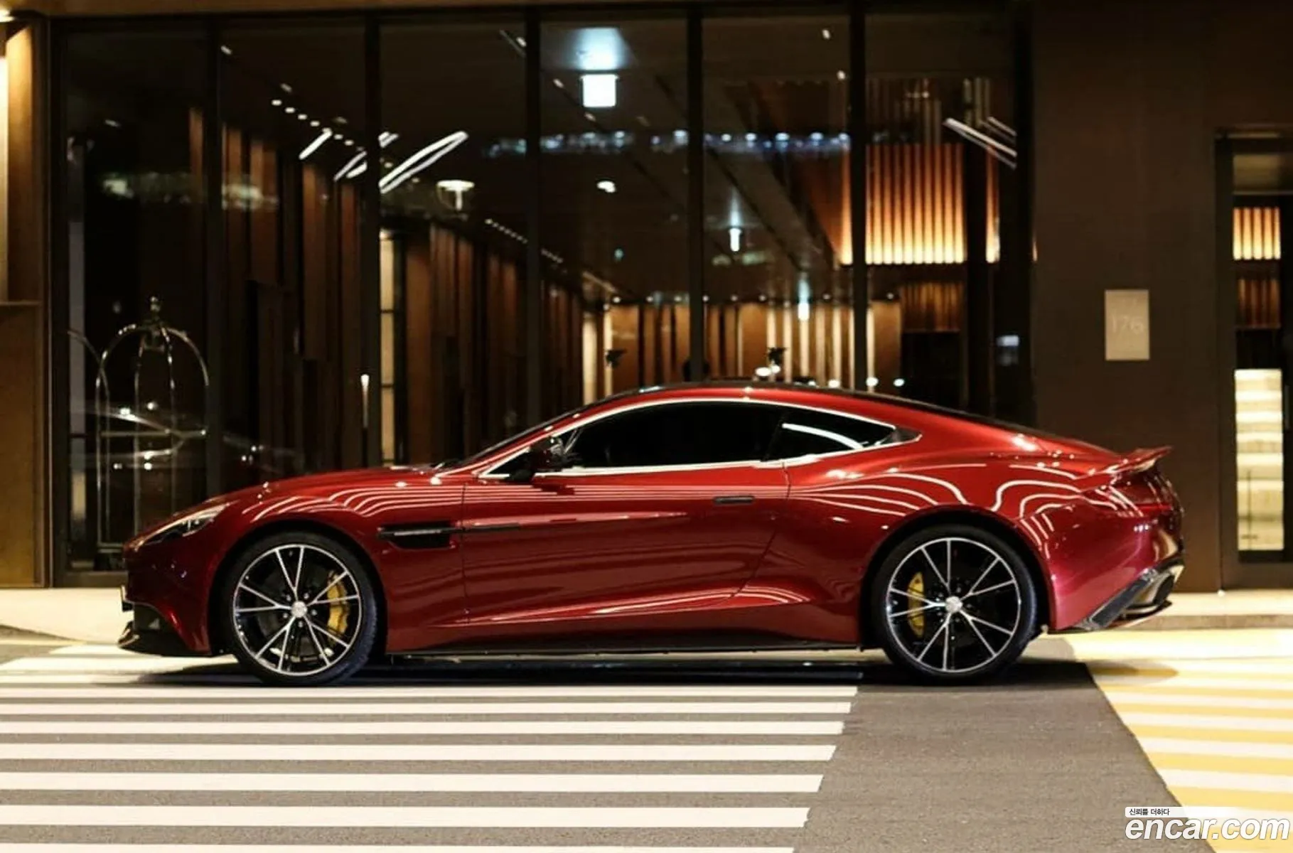 Aston Martin Vanquish