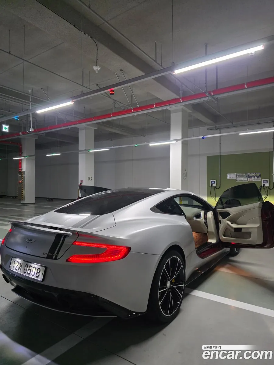 Aston Martin Vanquish 2016 — 15