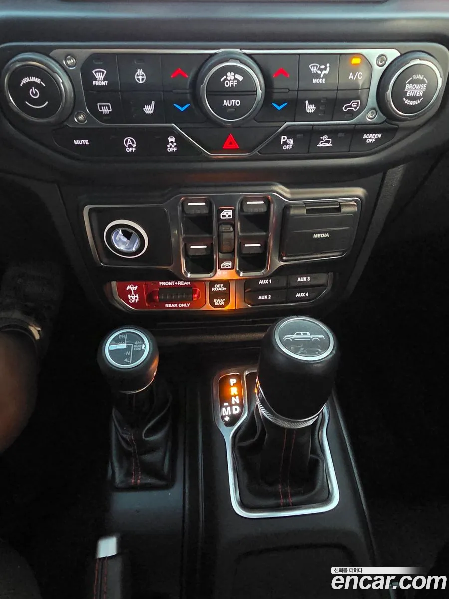 Jeep Gladiator 2020 — 11