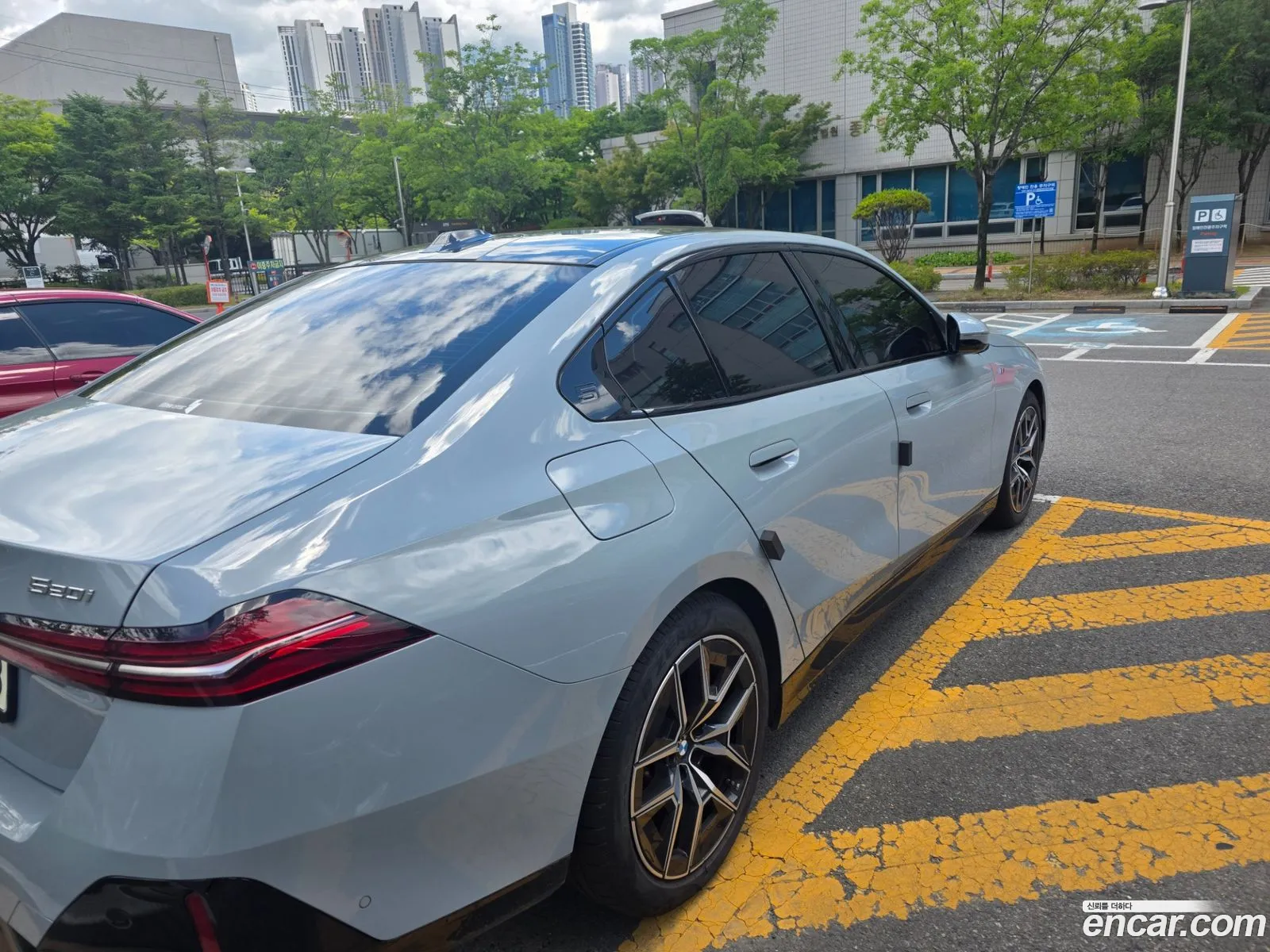 BMW 5 Series 2024 — 6