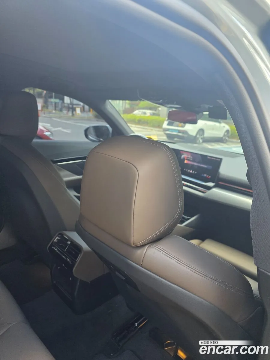 BMW 5 Series 2024 — 8