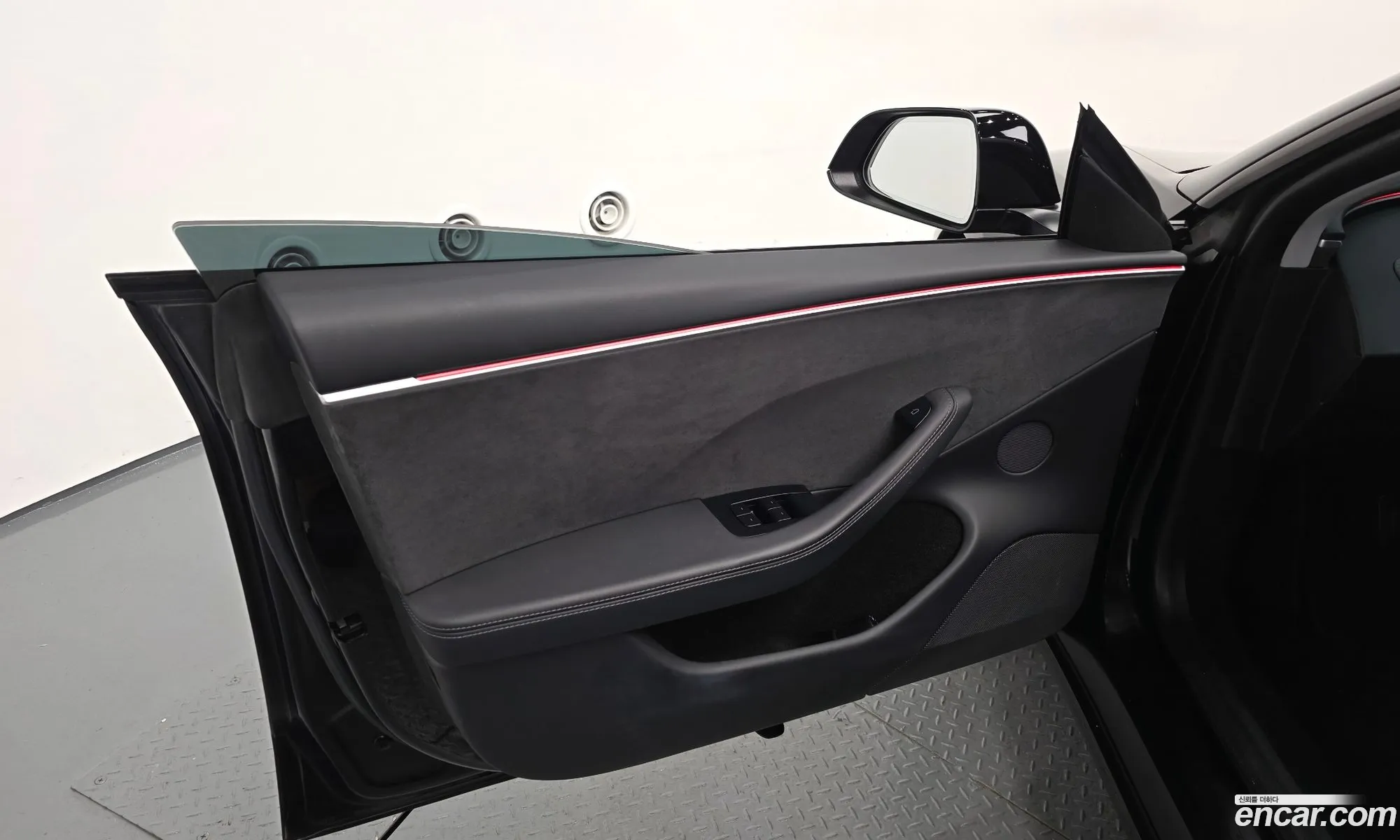 Tesla Model 3 2024 LRW3E7EK0RC161104 — 12