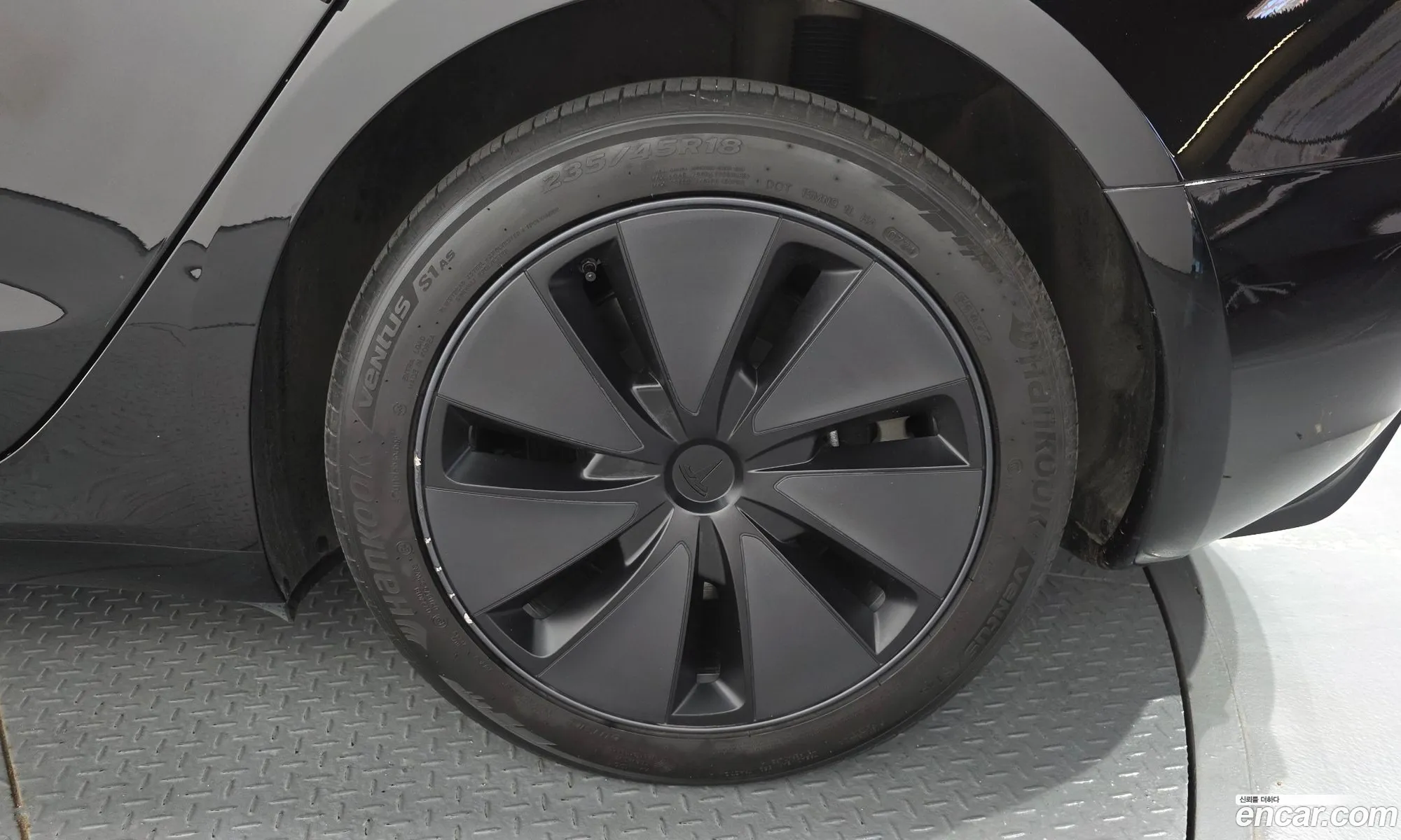 Tesla Model 3 2024 LRW3E7EK0RC161104 — 11