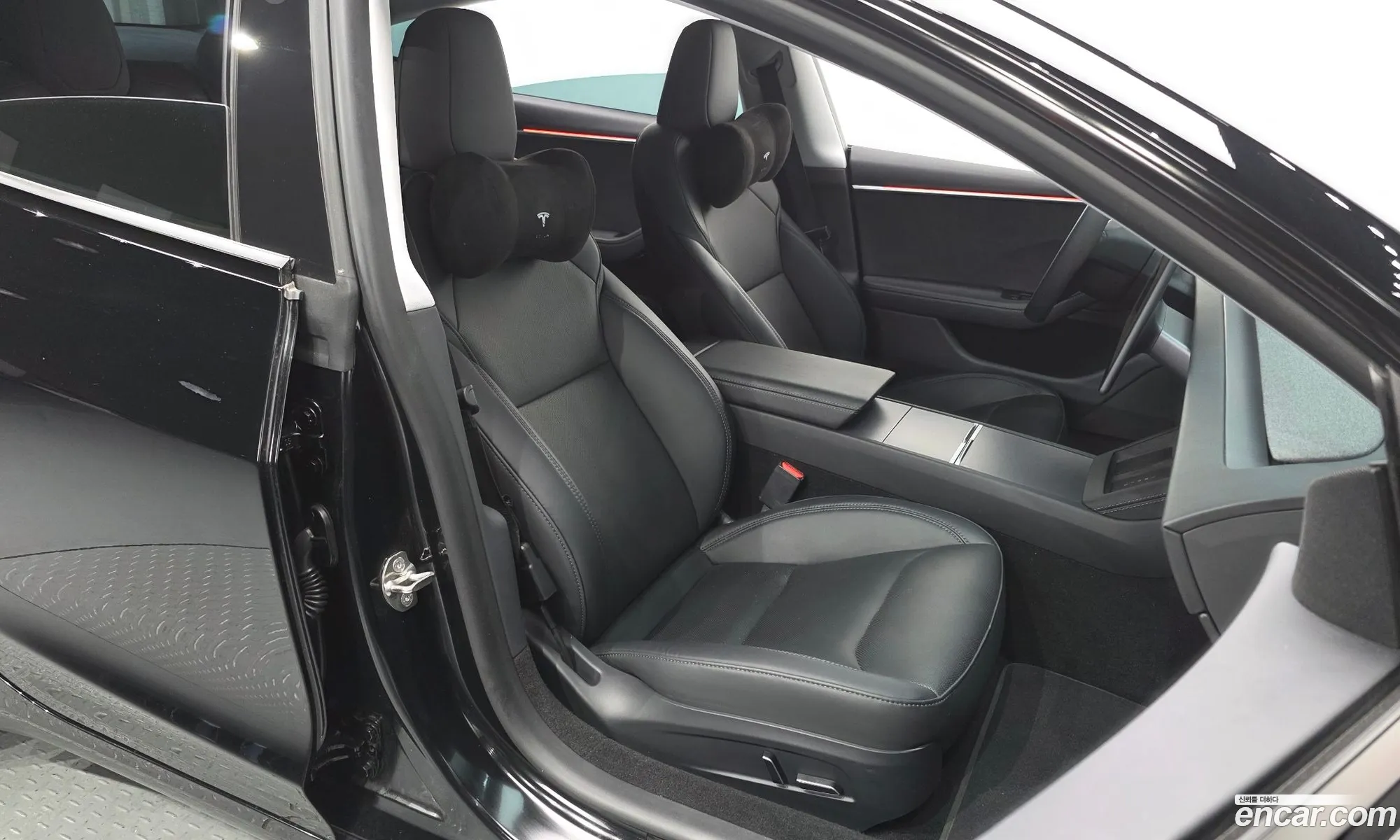 Tesla Model 3 2024 LRW3E7EK0RC161104 — 24