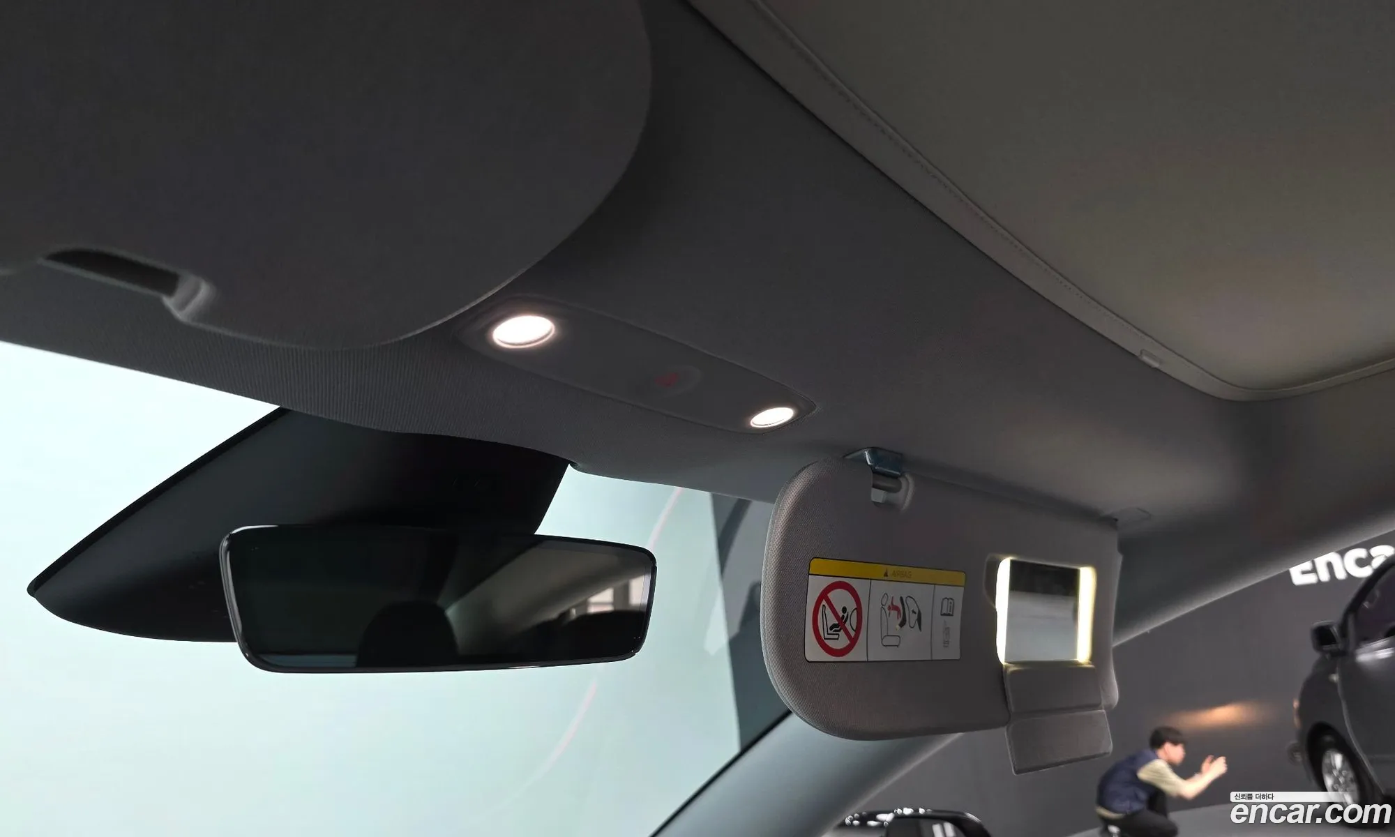 Tesla Model 3 2024 LRW3E7EK0RC161104 — 30