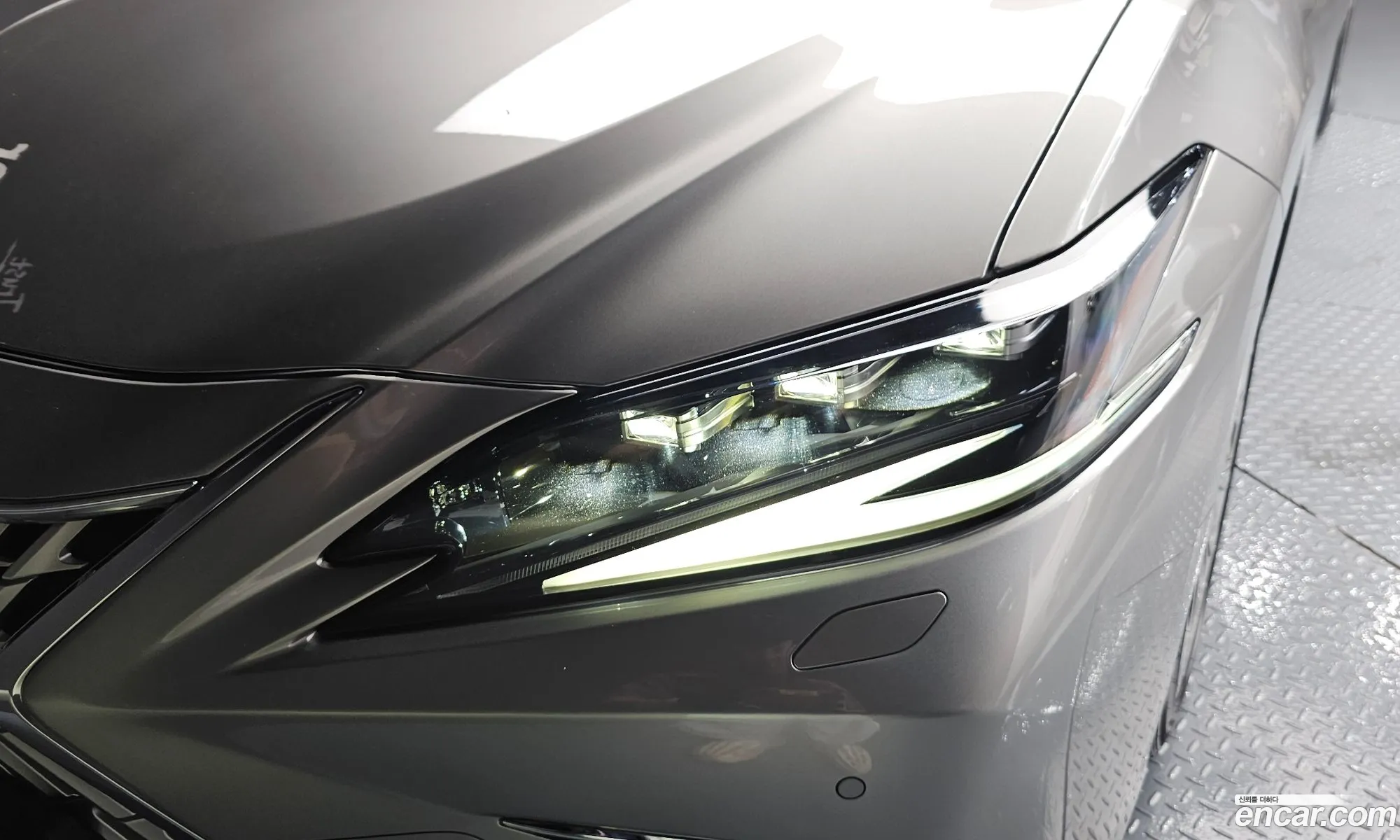 Lexus ES300h 7th Gen 2025 JTHBA1C18T2028586 — 17