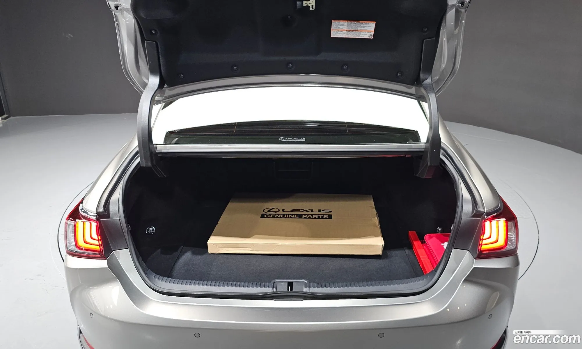 Lexus ES300h 7th Gen 2025 JTHBA1C18T2028586 — 19