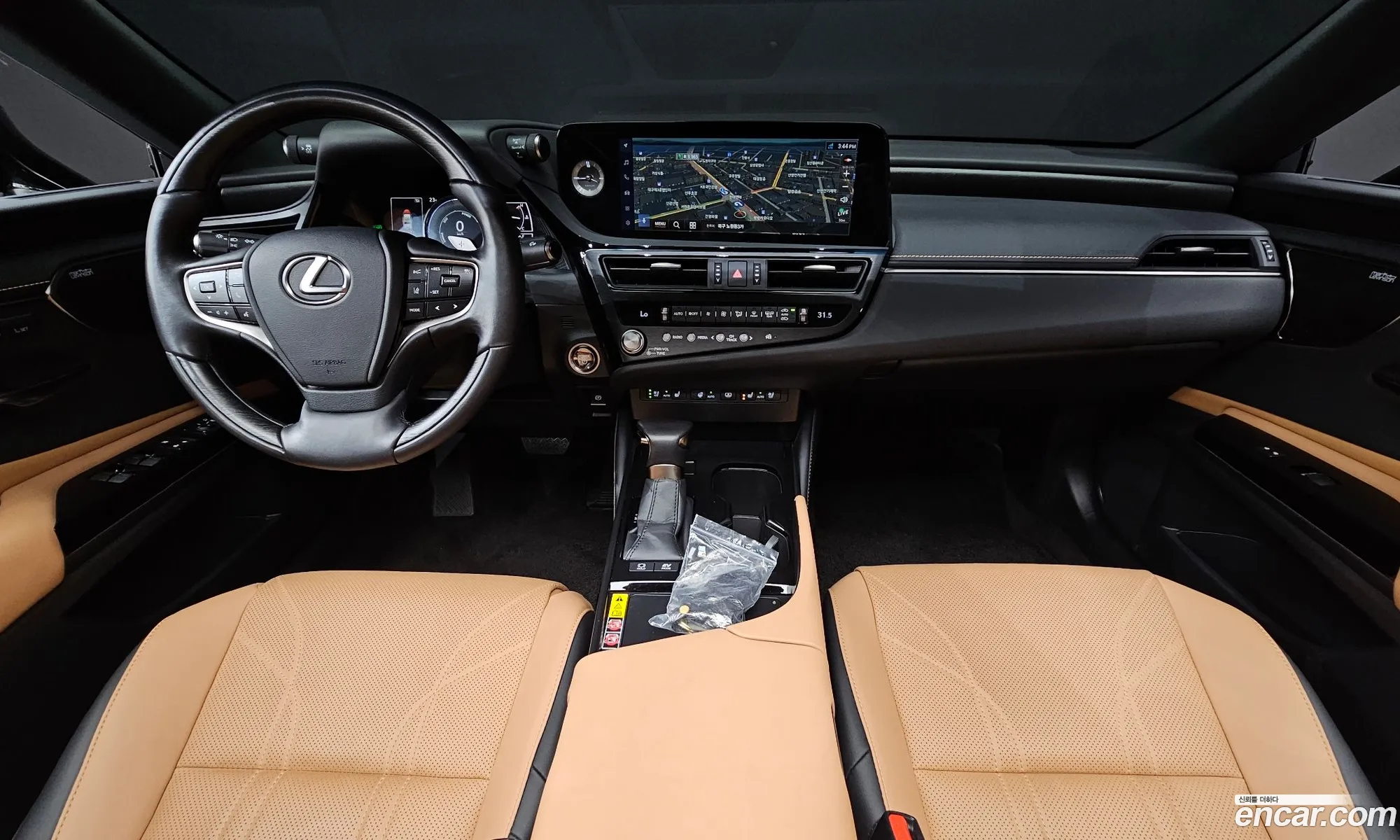 Lexus ES300h 7th Gen 2025 JTHBA1C18T2028586 — 24