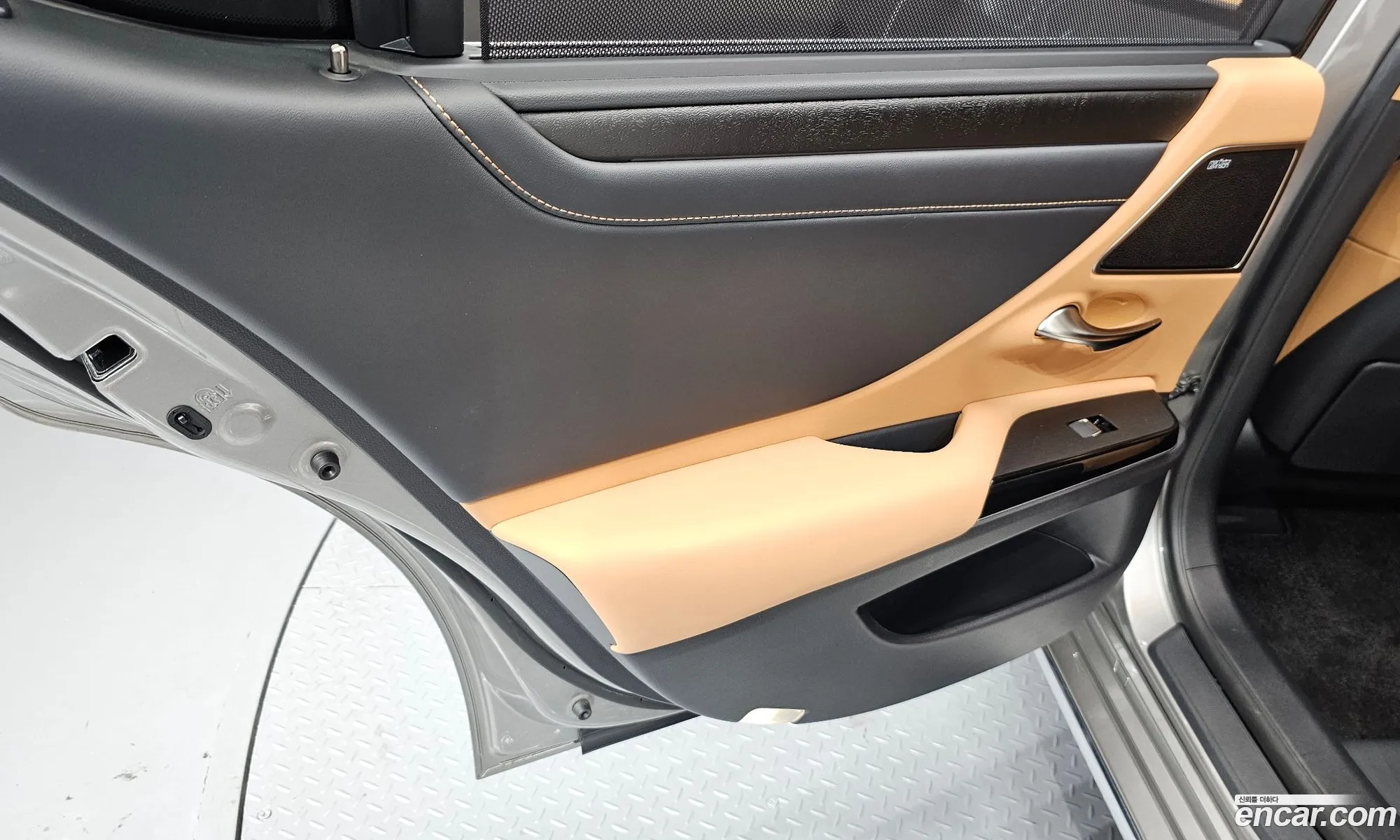 Lexus ES300h 7th Gen 2025 JTHBA1C18T2028586 — 16