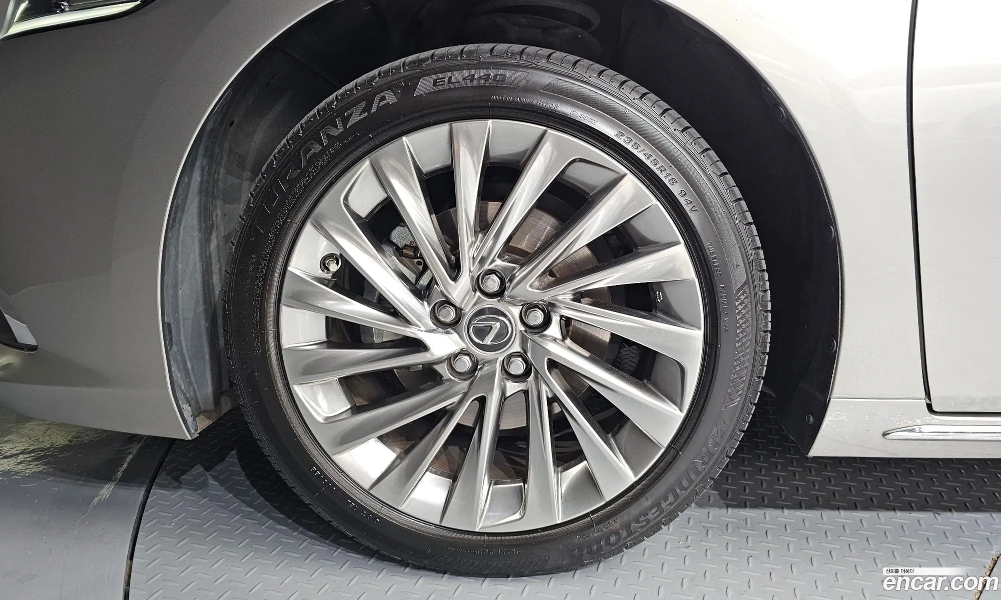 Lexus ES300h 7th Gen 2025 JTHBA1C18T2028586 — 27