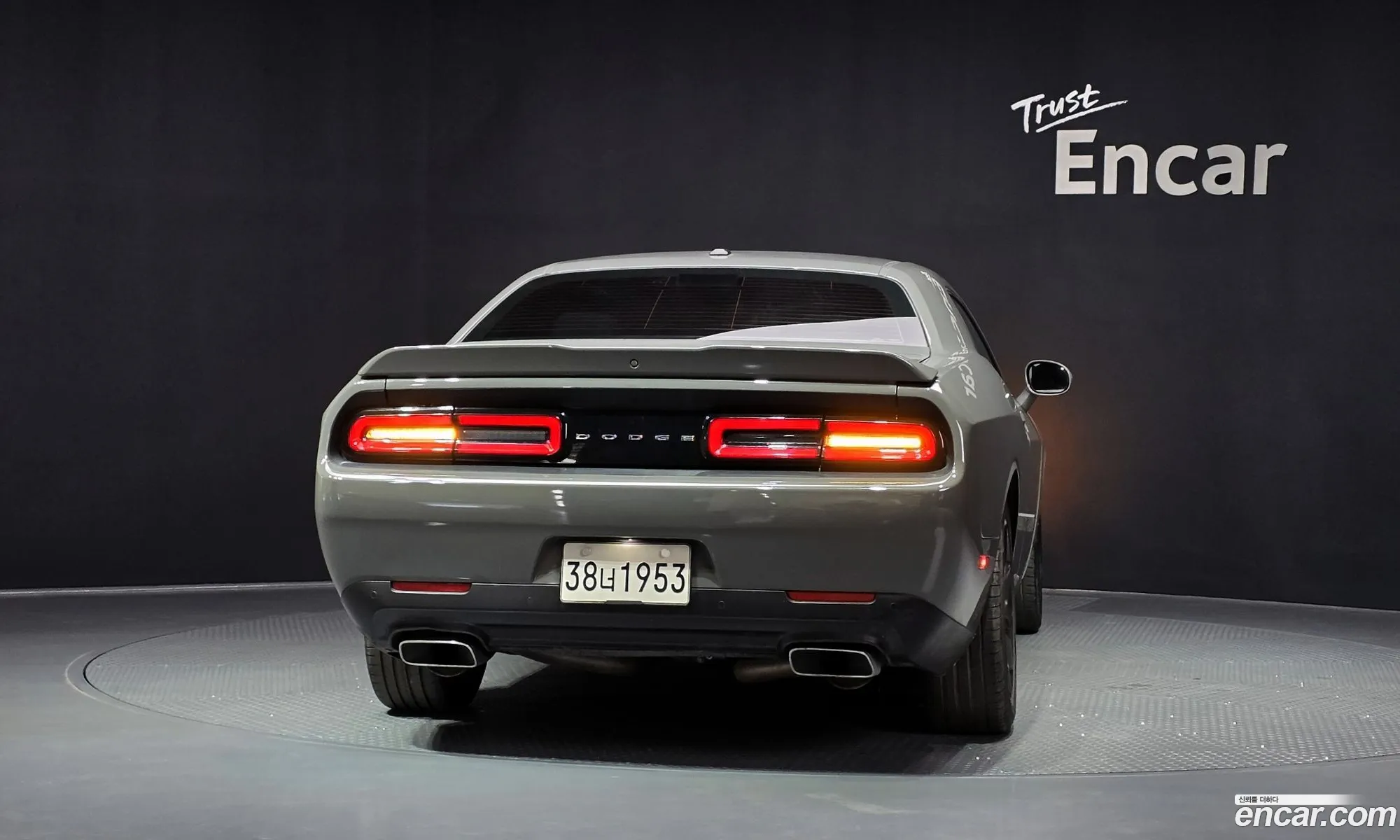 Dodge Challenger 2019 2C3CDZBT7KH642148 — 19