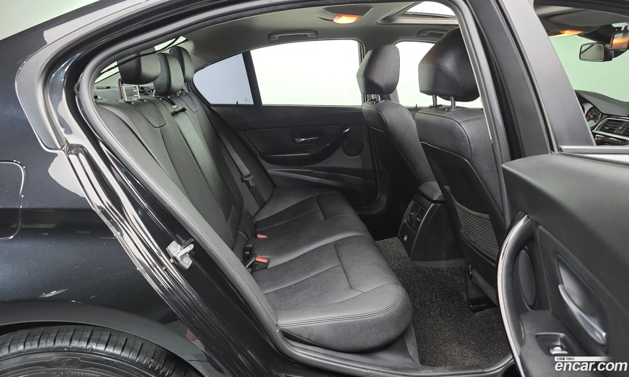 BMW 3 Series 2017 WBA8C9104HA001510 — 7