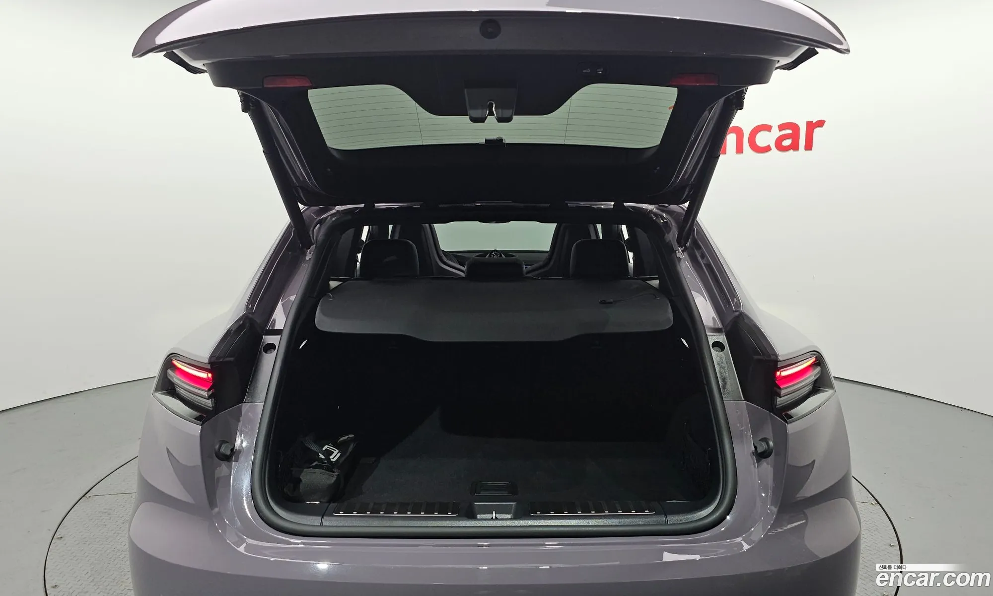 Porsche Macan EV 2025 WP1AA2XA9SL001169 — 17