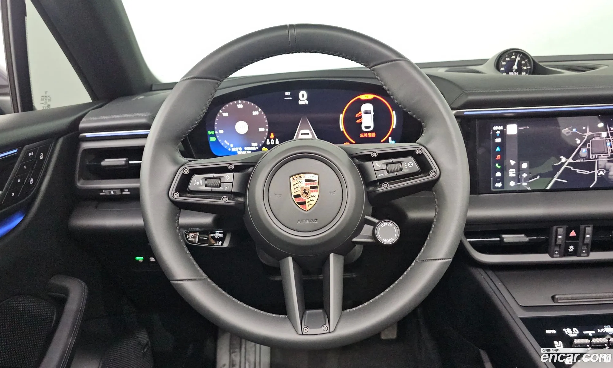 Porsche Macan EV