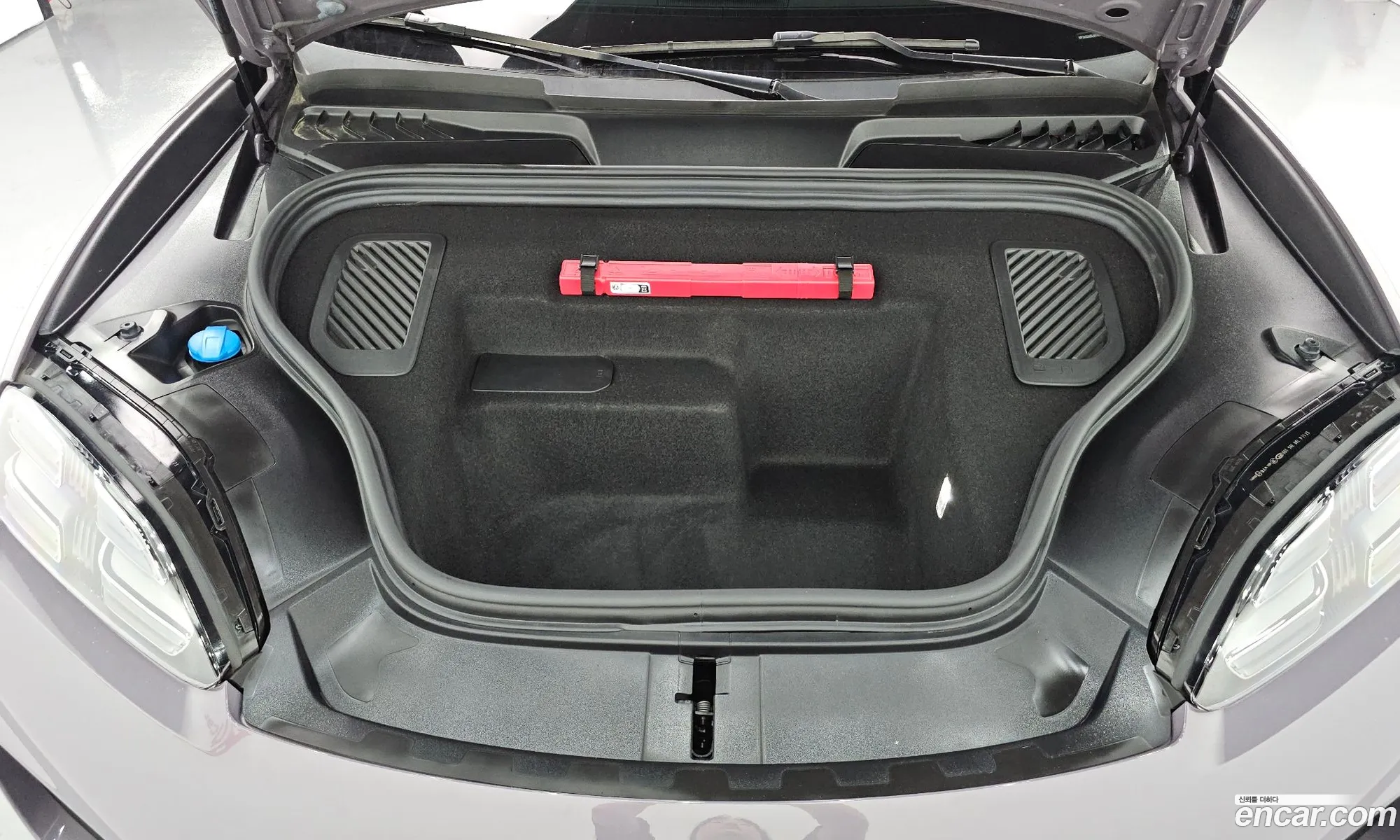 Porsche Macan EV 2025 WP1AA2XA9SL001169 — 4