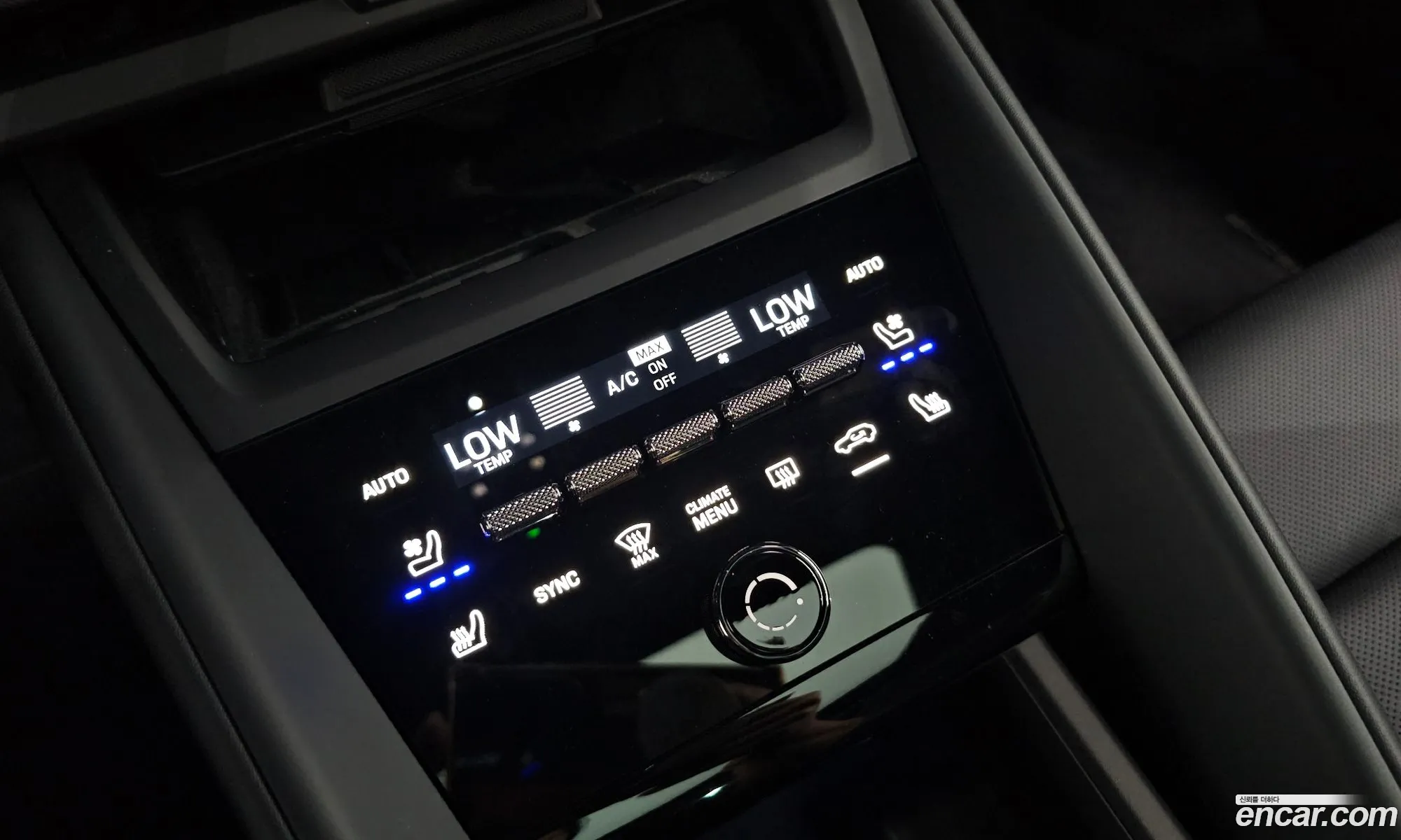 Porsche Macan EV