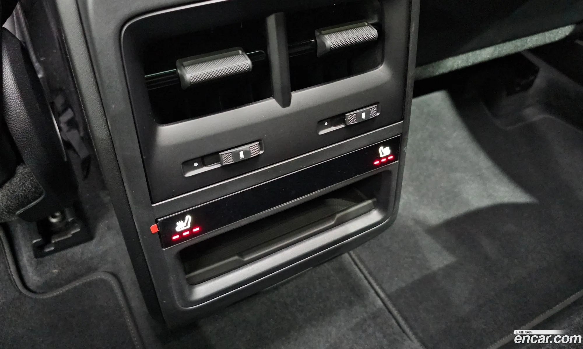 Porsche Macan EV 2025 WP1AA2XA9SL001169 — 3
