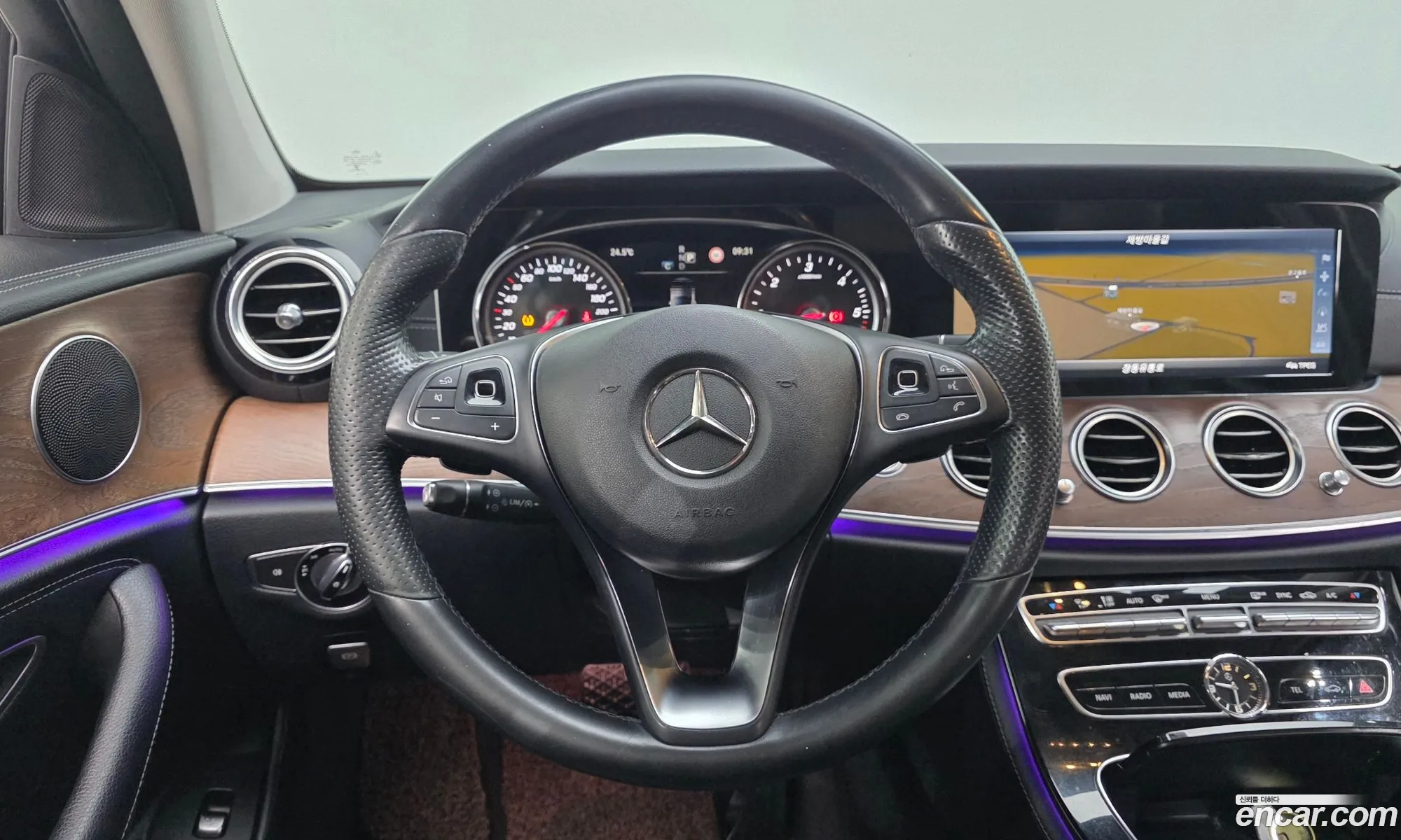 Mercedes-Benz E-Class W213 2016 WDDZF0EB4HA047169 — 14