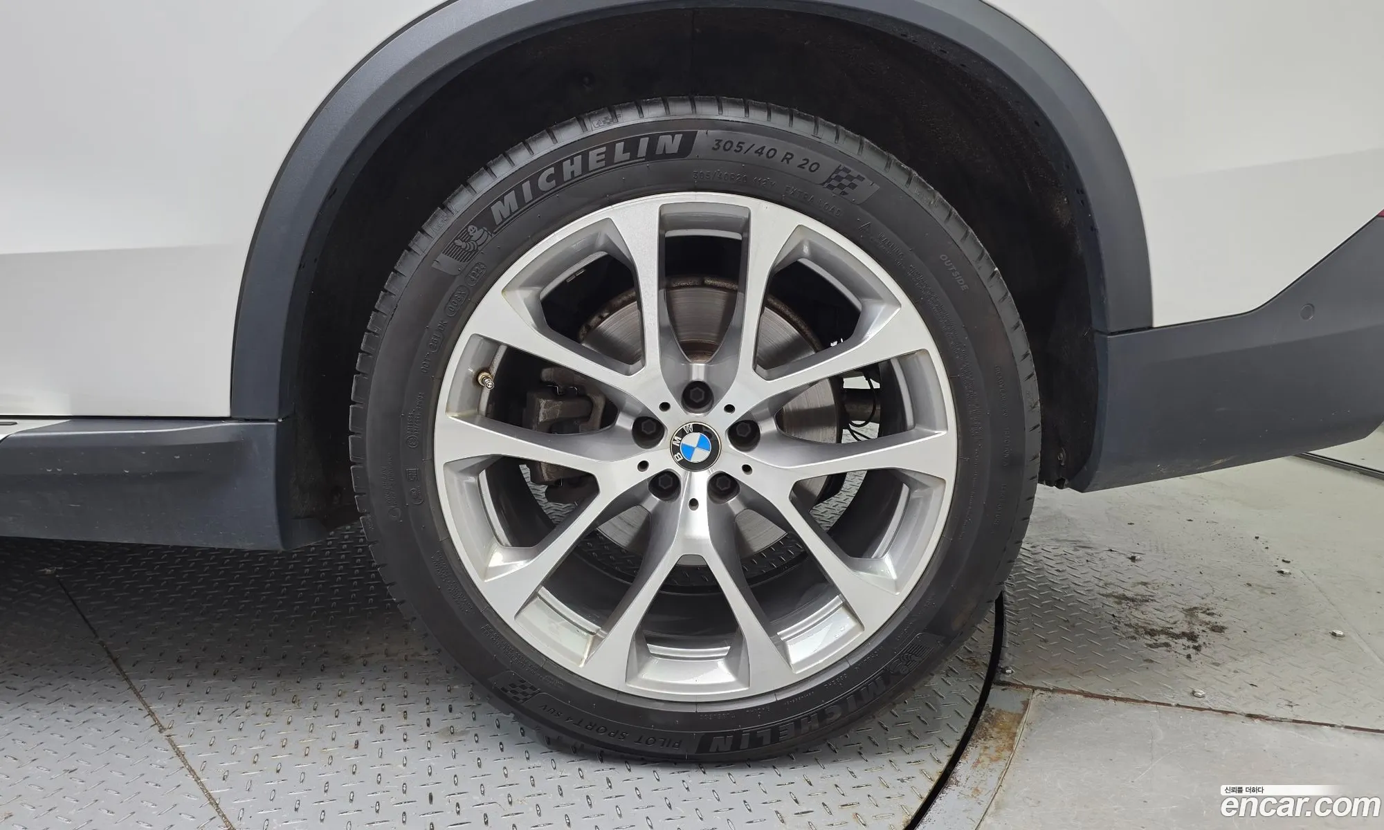 BMW X5 2021 — 26