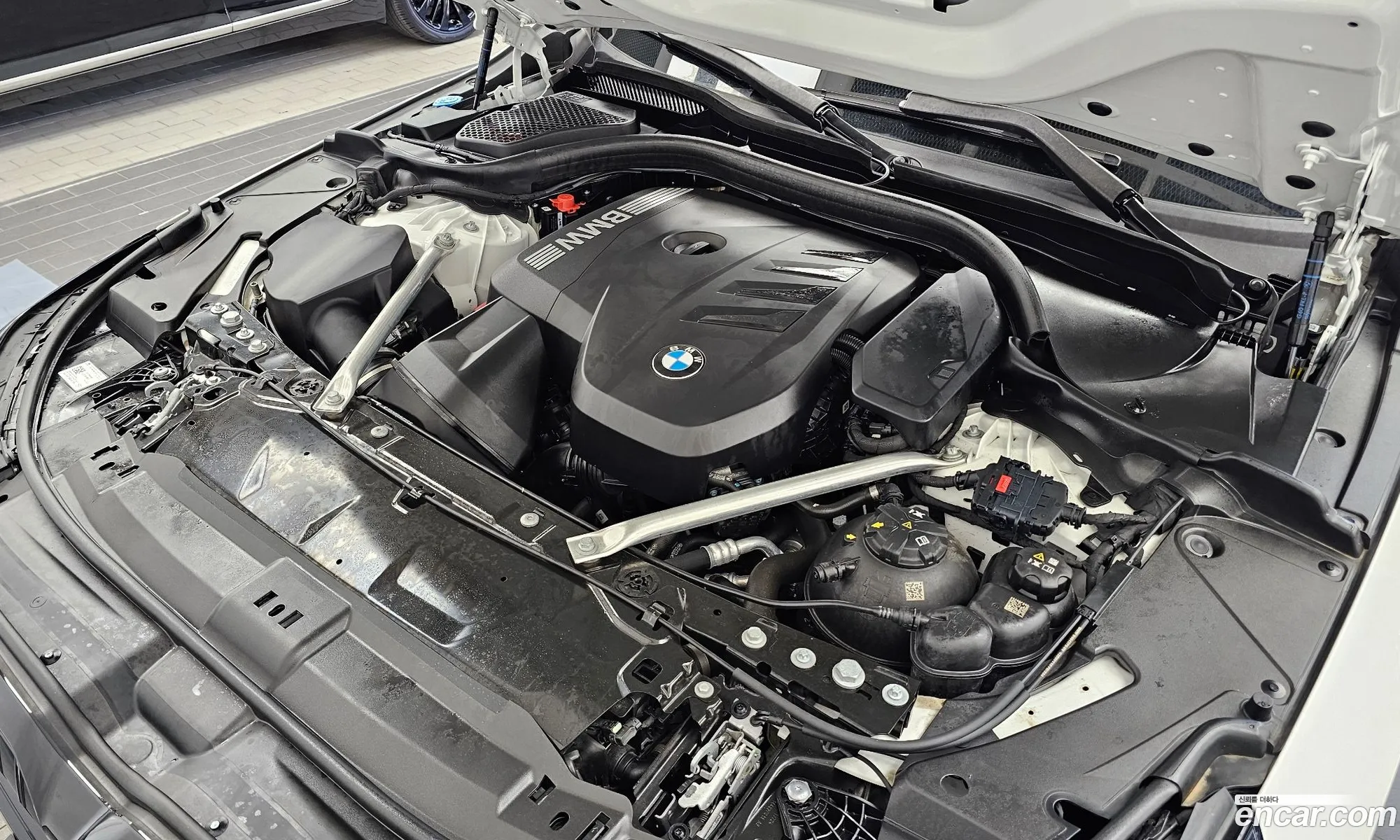 BMW 5 Series 2025 WBA21FJ09SCT64374 — 24