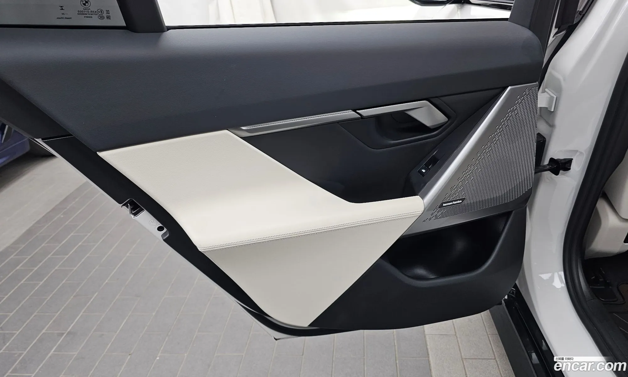 BMW 5 Series 2025 WBA21FJ09SCT64374 — 21