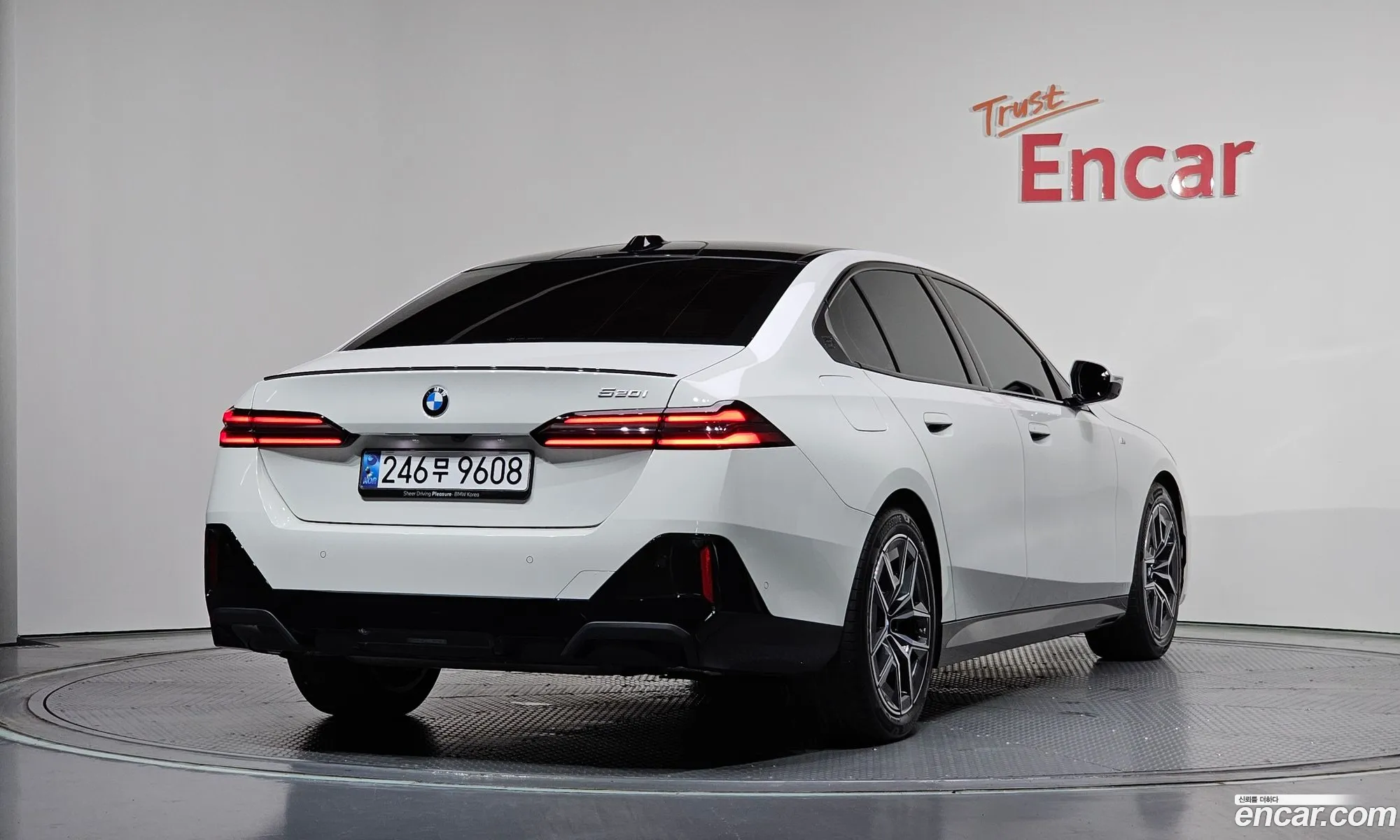 BMW 5 Series 2025 WBA21FJ09SCT64374 — 28