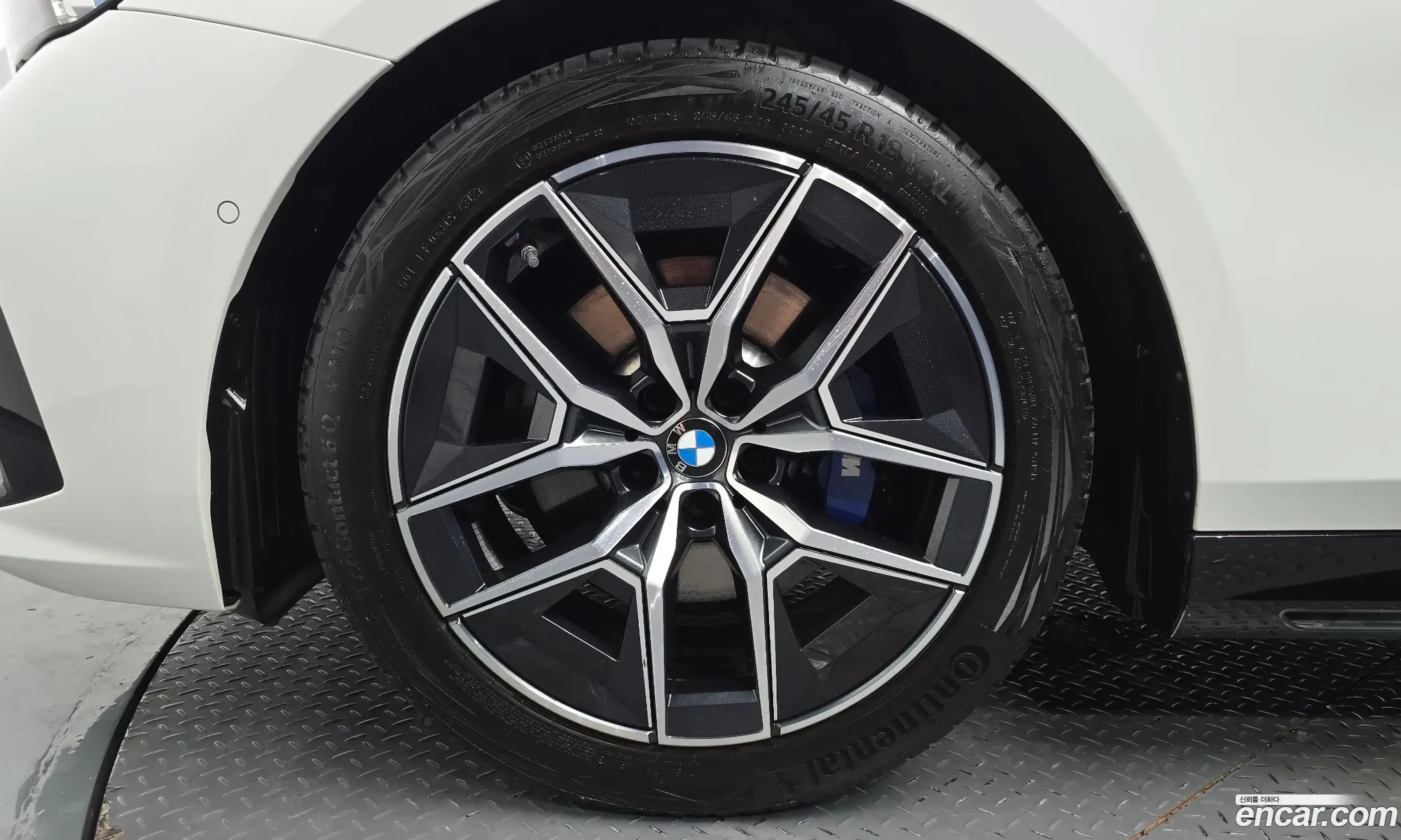 BMW 5 Series 2023 WBA21FJ01RCP62818 — 3