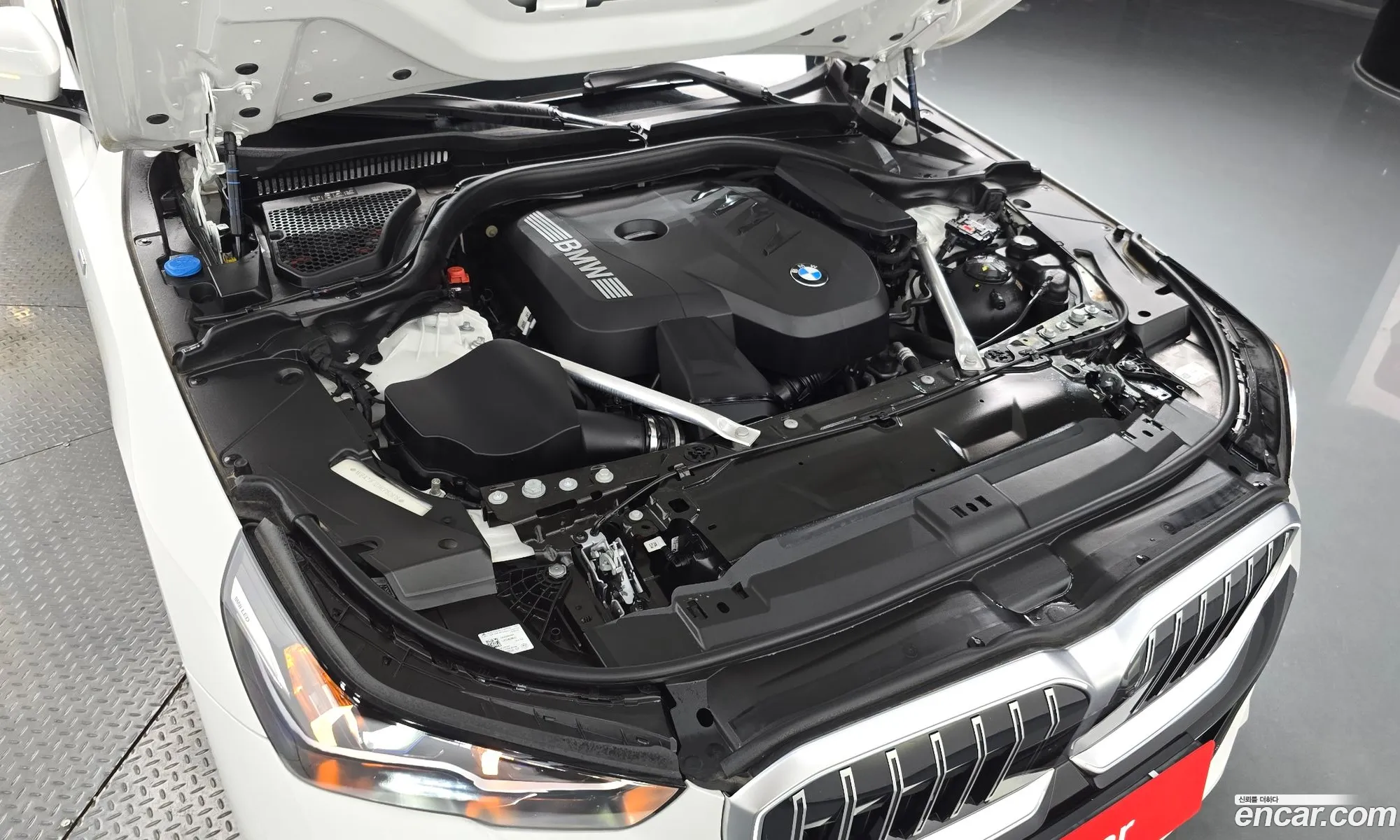BMW 5 Series 2023 WBA21FJ01RCP62818 — 7