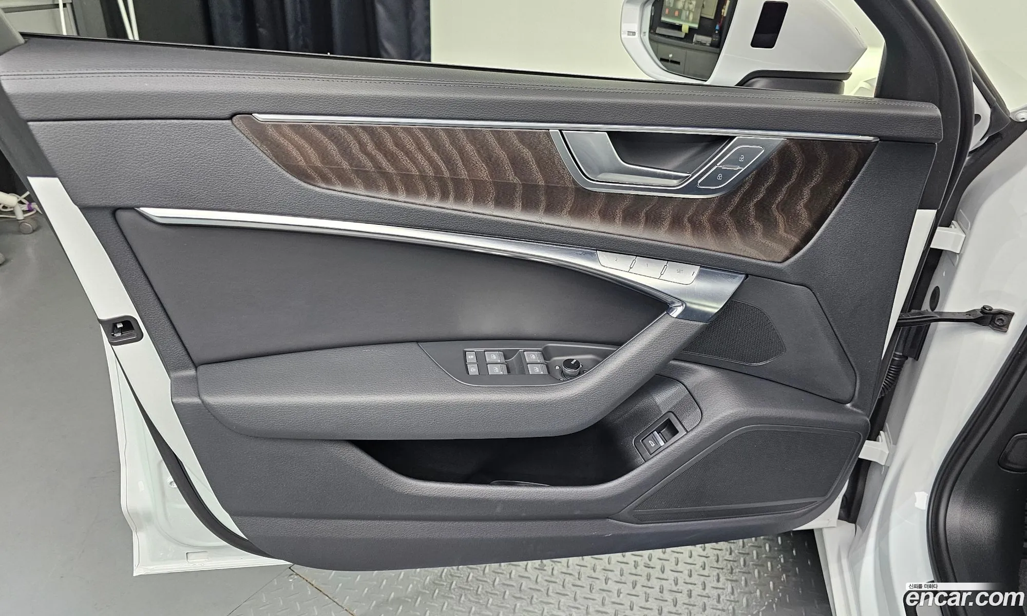 Audi A6 2023 WAUZZZF20PN054872 — 23