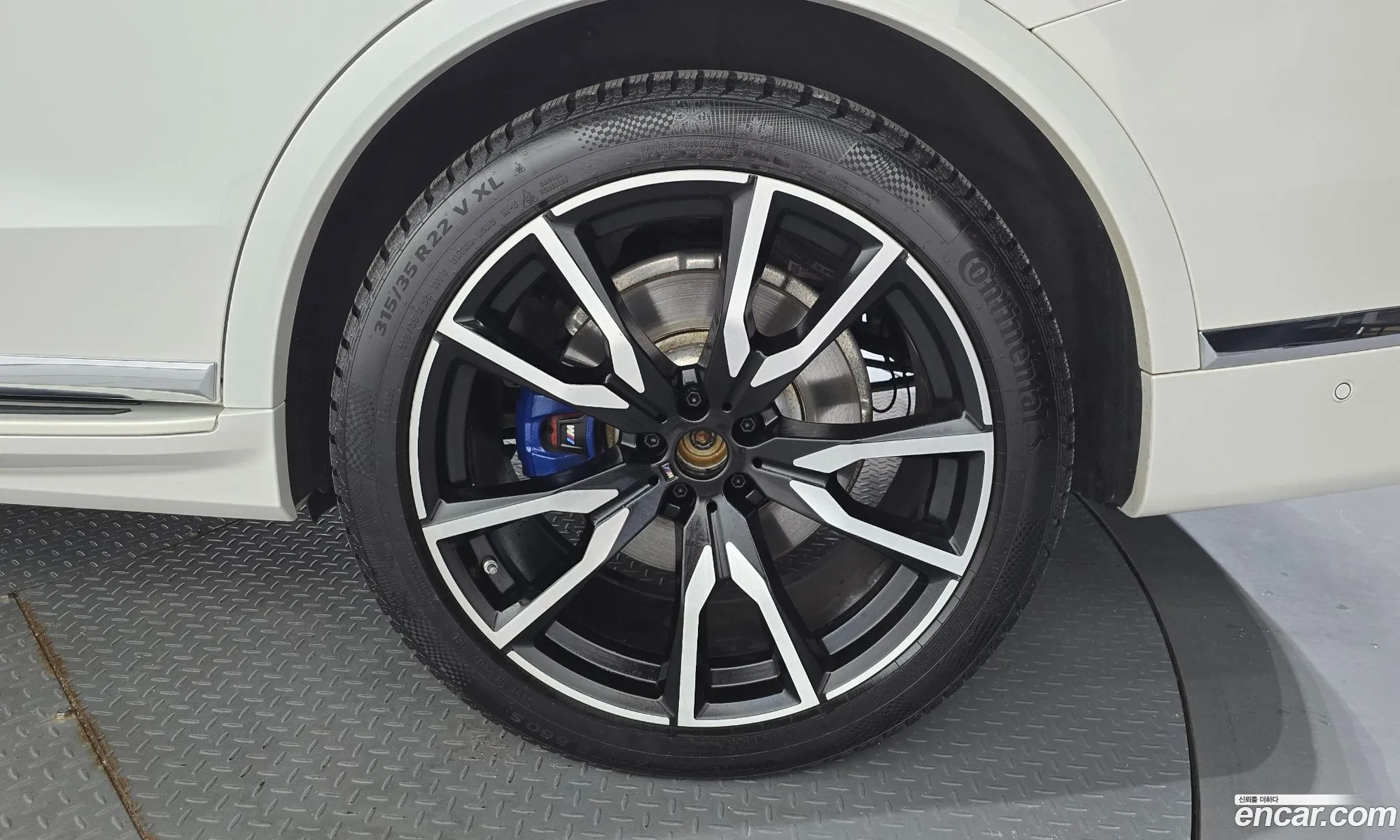 BMW X7 2020 WBACW8108L9D19395 — 16
