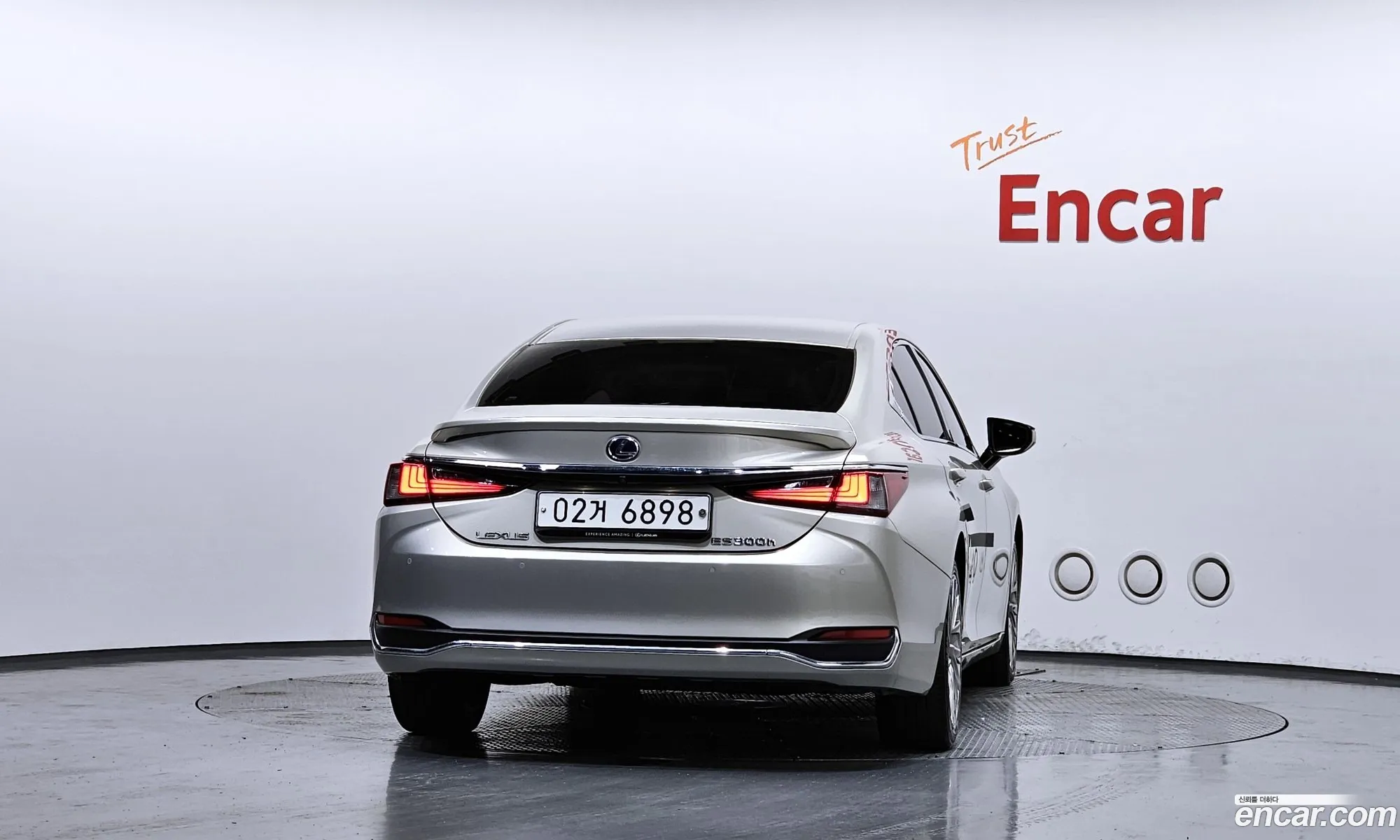 Lexus ES300h 7th Gen 2018 JTHB21B12K2004815 — 15